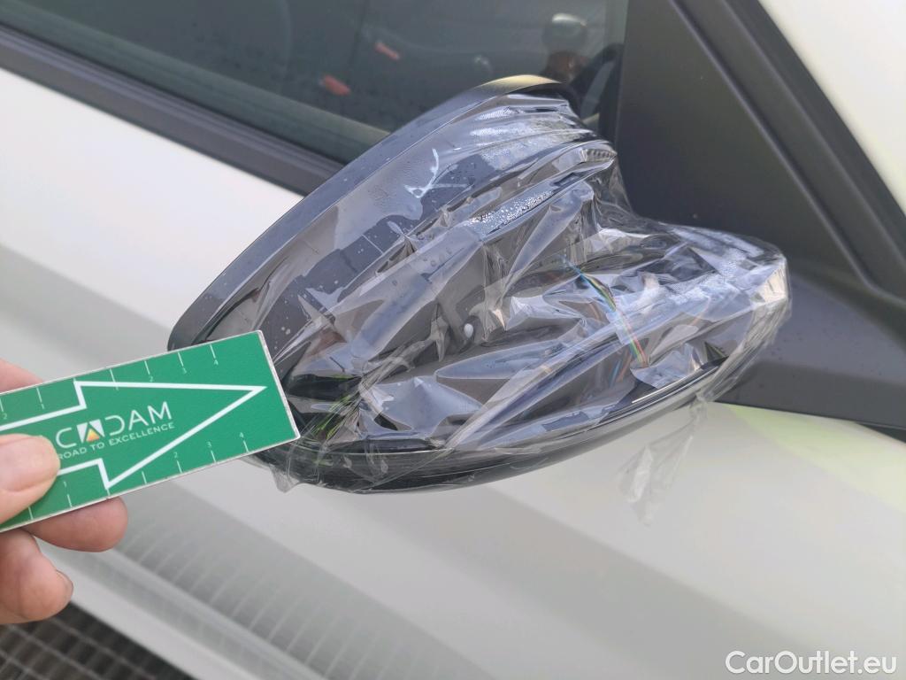  Peugeot  208 PEUGEOT  / 2019 / 5P / berlina con portón BlueHDi 73kW (100CV) Active Pack (AC) #35