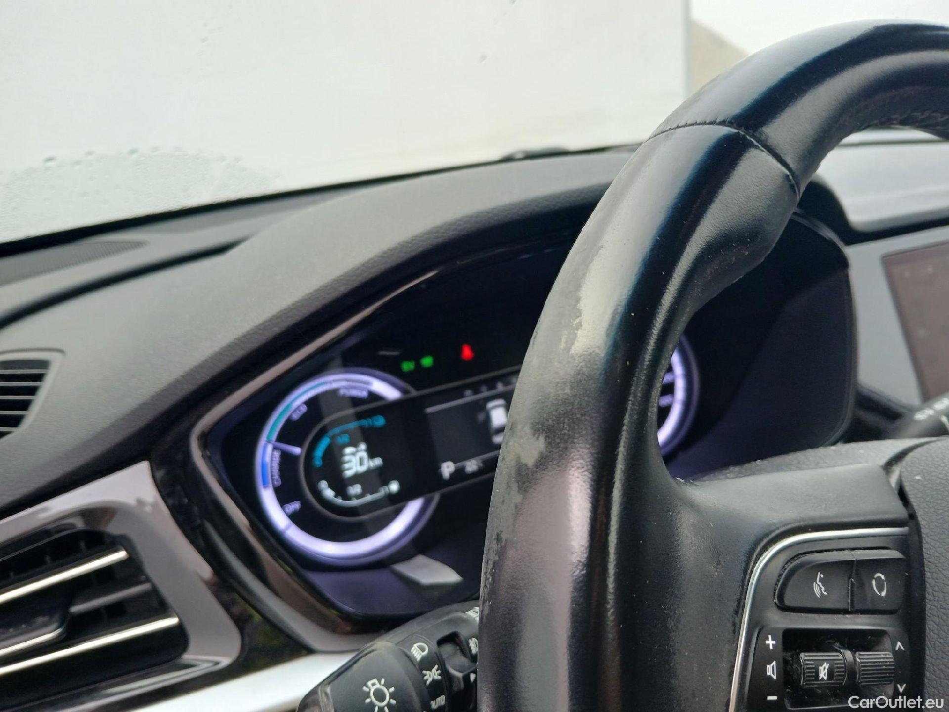  KIA  Niro KIA  / 2019 / 5P / crossover 1.6 GDi HEV 104kW (141CV) Drive #2