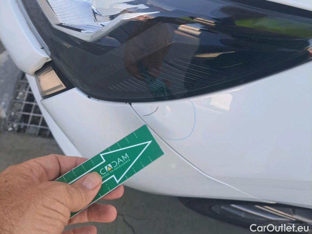  Peugeot  208 PEUGEOT  / 2019 / 5P / berlina con portón BlueHDi 73kW (100CV) Active Pack (AC) #38