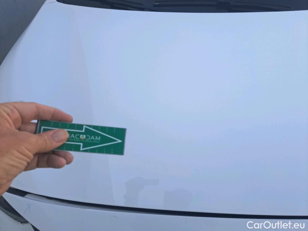  Peugeot  208 PEUGEOT  / 2019 / 5P / berlina con portón BlueHDi 73kW (100CV) Active Pack (AC) #59