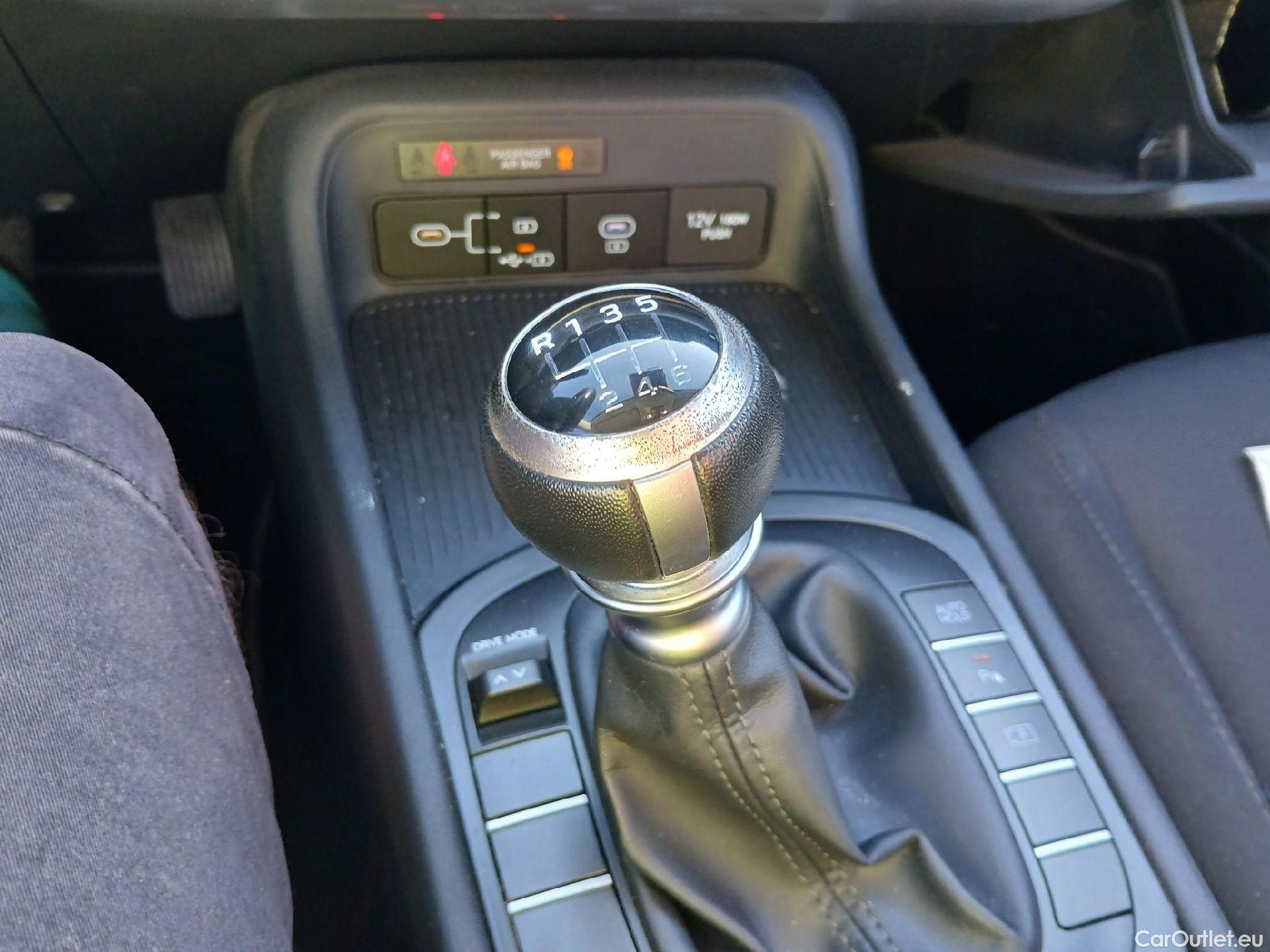  Hyundai  Konna HYUNDAI Kona / 2023 / 5P / todoterreno 1.0 TGDI Maxx #64