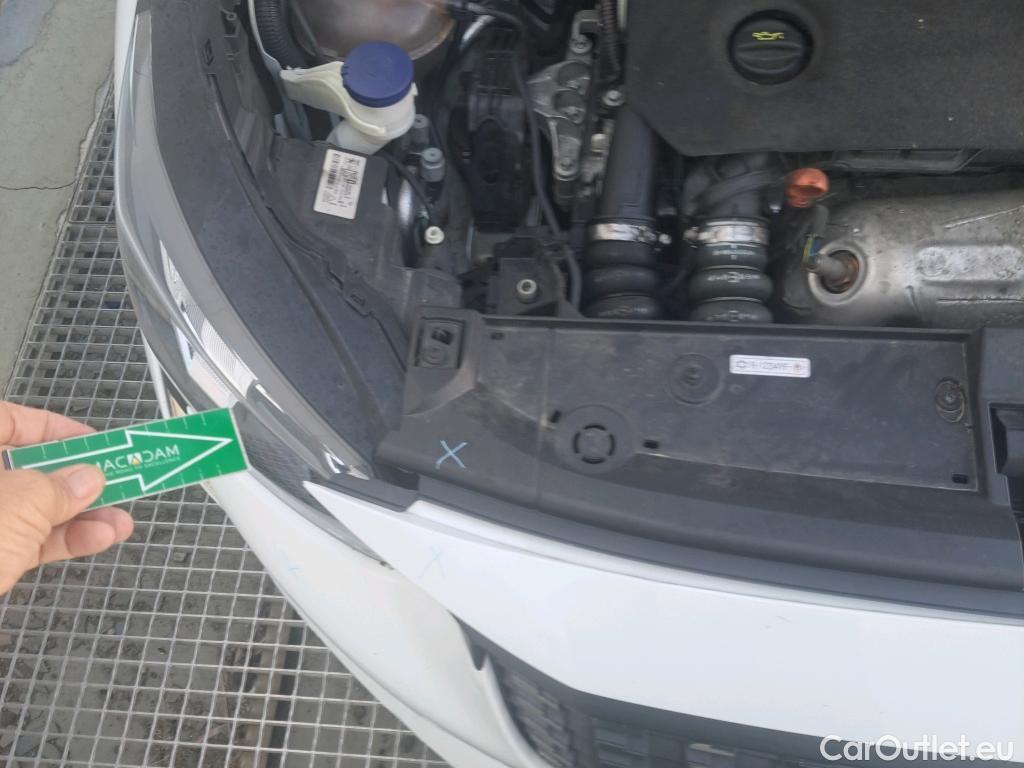  Peugeot  208 PEUGEOT  / 2019 / 5P / berlina con portón BlueHDi 73kW (100CV) Active Pack (AC) #62