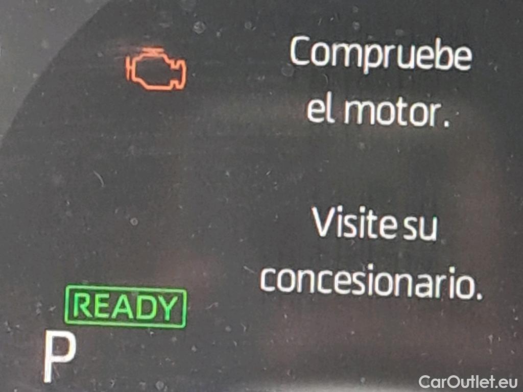  Toyota  RAV4 TOYOTA  / 2018 / 5P / todoterreno 2.5l 220H Advance #17