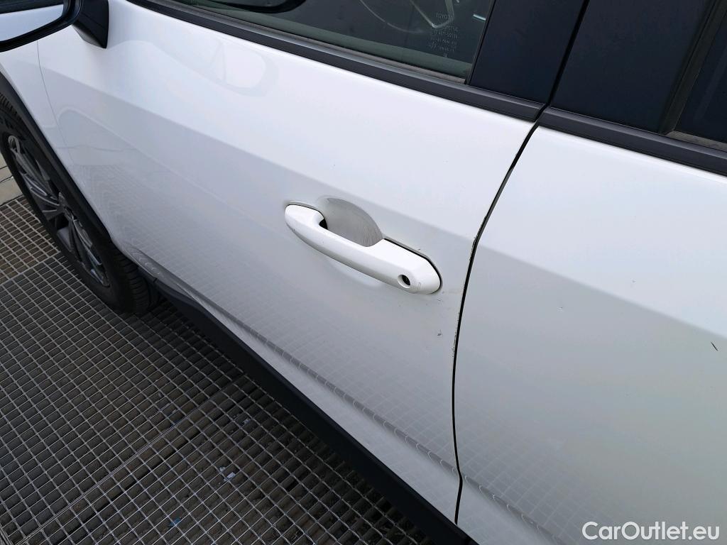  Toyota  RAV4 TOYOTA  / 2018 / 5P / todoterreno 2.5l 220H Advance #3