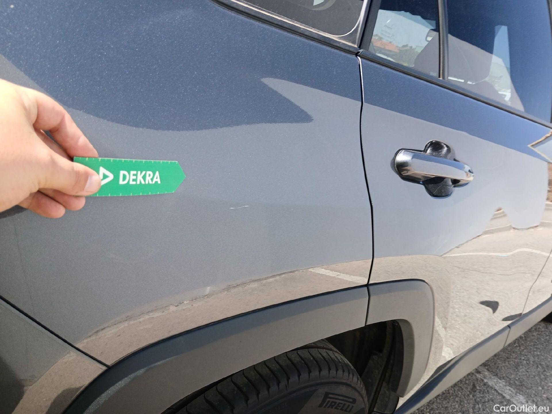 Toyota  RAV4 TOYOTA  / 2018 / 5P / todoterreno 220H e-CVT 4x2 Advance #28