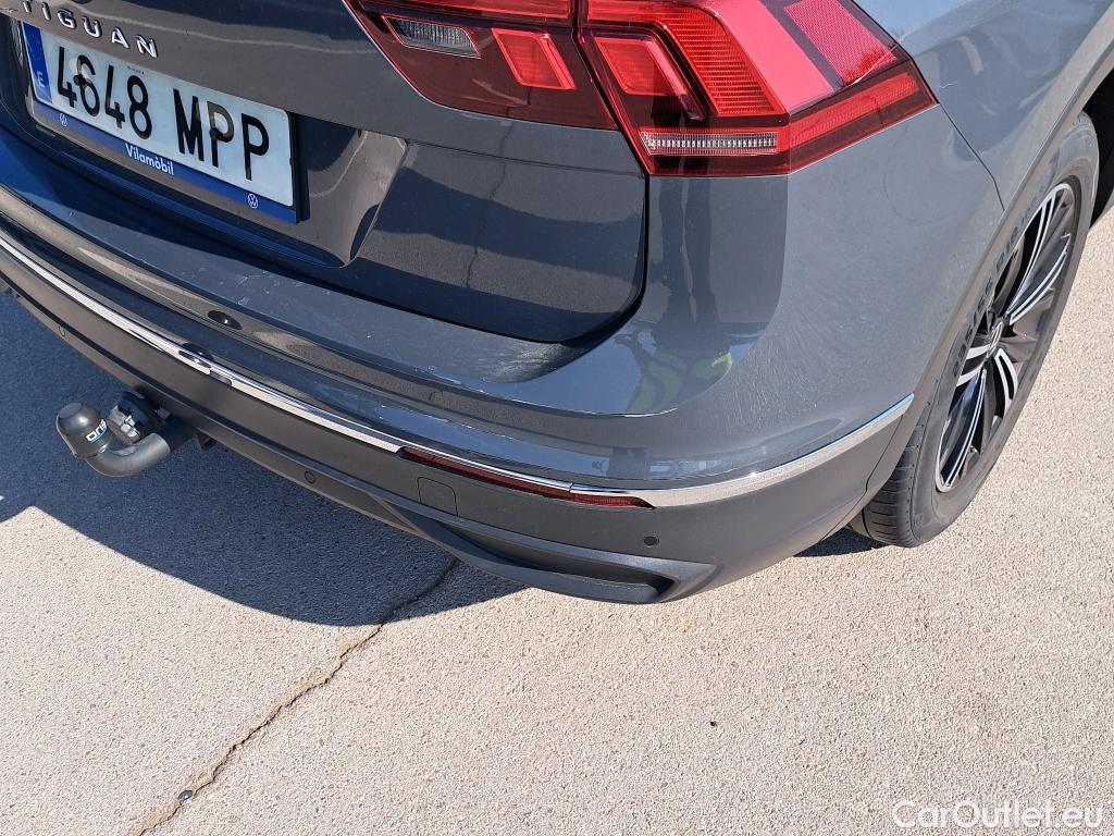  Volkswagen  Tiguan VOLKSWAGEN  / 2020 / 5P / todoterreno Life 2.0 TDI 110kW (150CV) #3