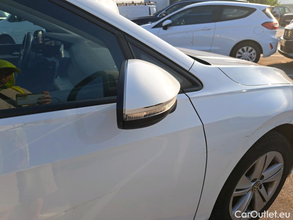 Volkswagen  Golf  VOLKSWAGEN / 2020 / 5P / berlina con portón Life 1.0 TSI 81kW (110CV) #23