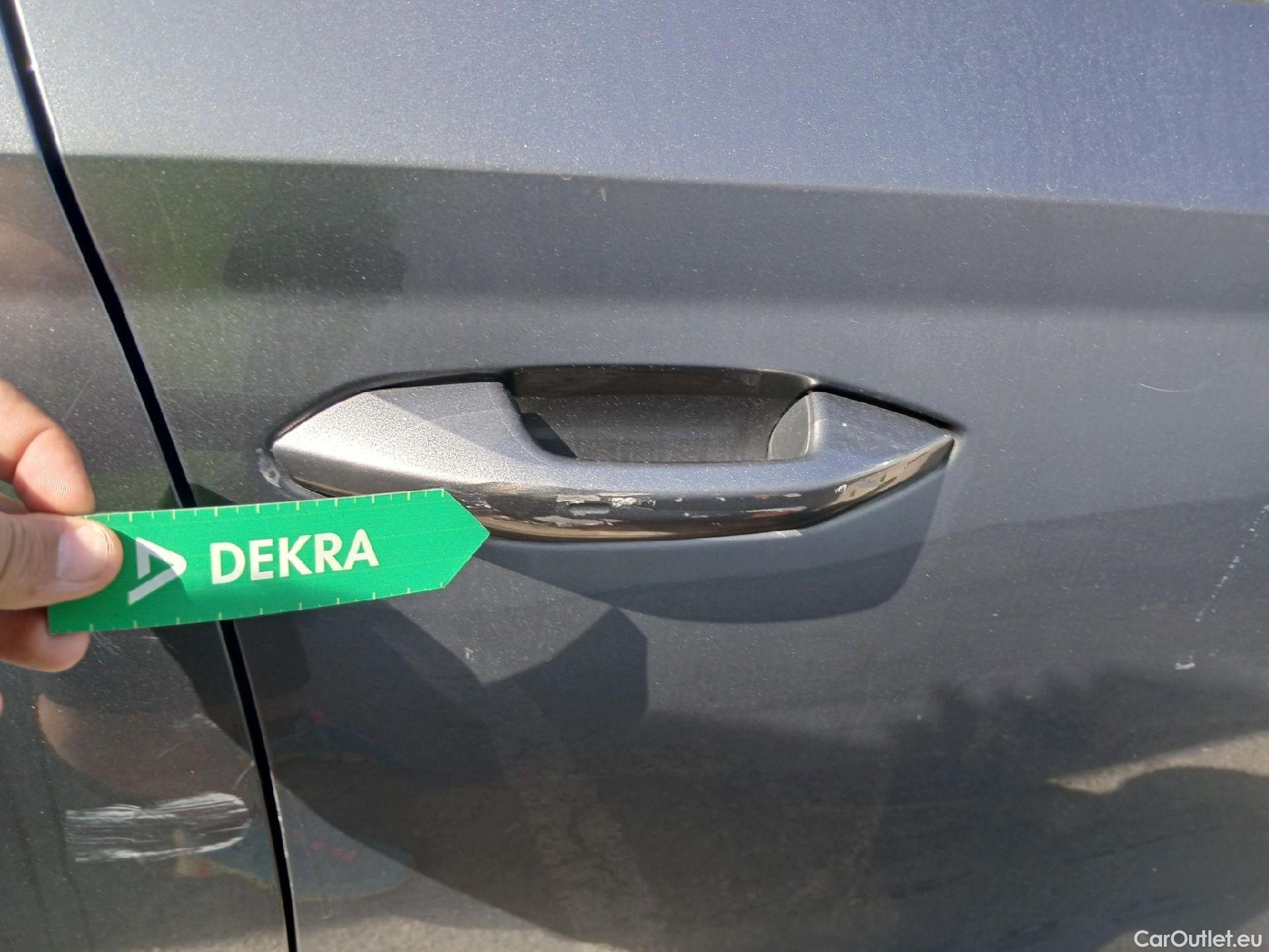  Skoda  Octavia SKODA  / 2020 / 5P / familiar Combi 2.0 TDI 110kW(150CV) DSG Ambition #33