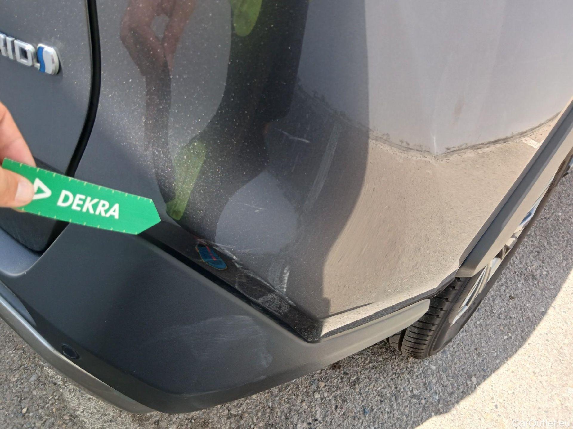  Toyota  RAV4 TOYOTA  / 2018 / 5P / todoterreno 220H e-CVT 4x2 Advance #27