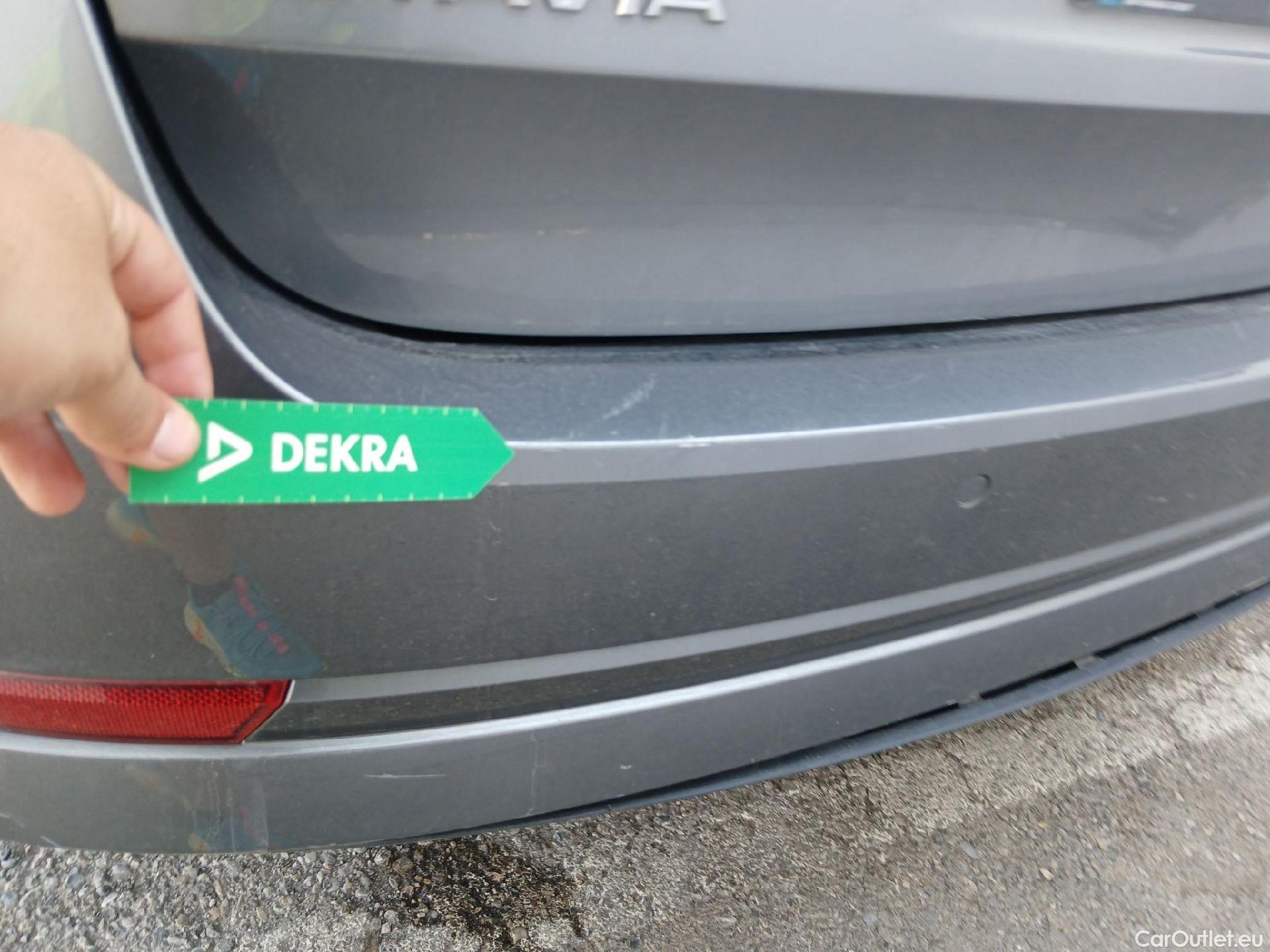  Skoda  Octavia SKODA  / 2020 / 5P / familiar Combi 2.0 TDI 110kW(150CV) DSG Ambition #24