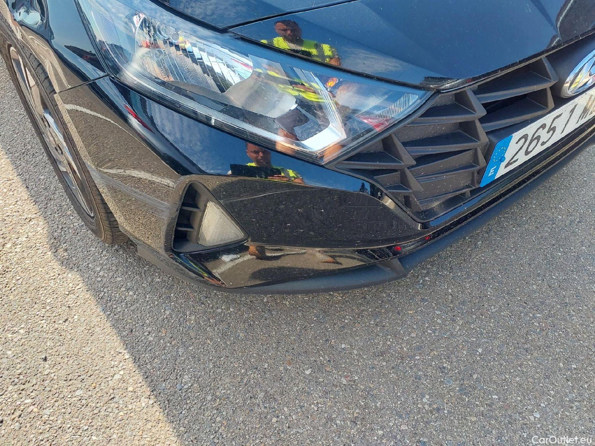  Hyundai  i20 HYUNDAI  / 2020 / 5P / berlina con portón 1.2 MPI Klass #46