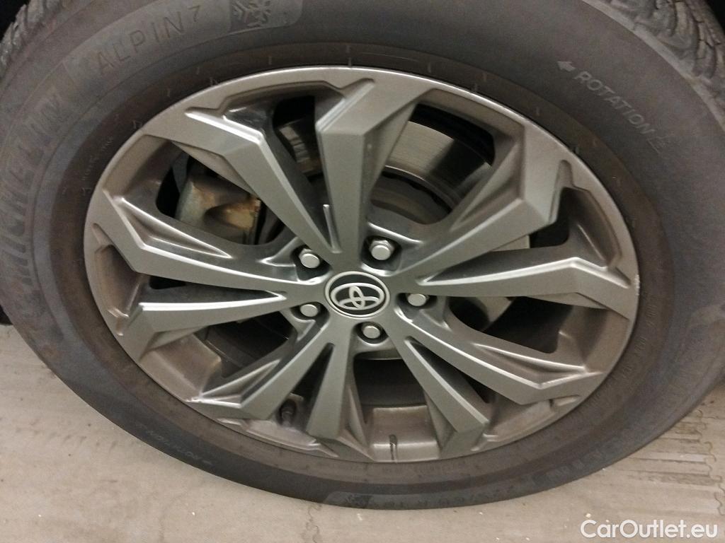  Toyota  RAV4 TOYOTA  / 2018 / 5P / todoterreno 2.5l 220H Advance #12