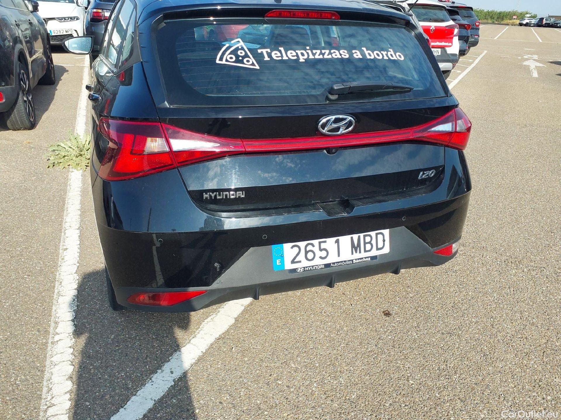  Hyundai  i20 HYUNDAI  / 2020 / 5P / berlina con portón 1.2 MPI Klass #19
