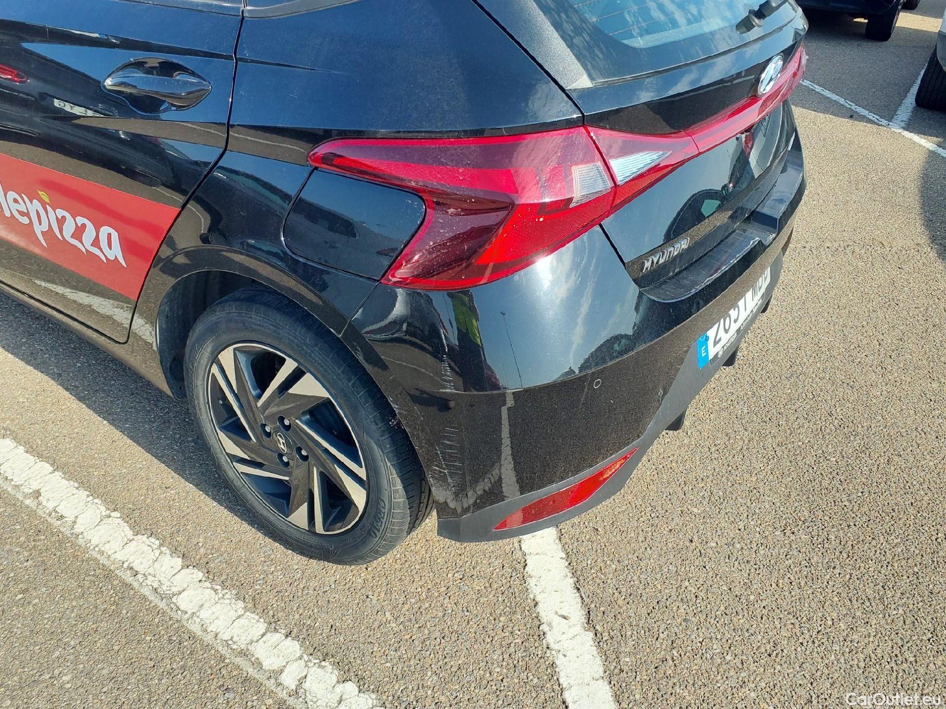  Hyundai  i20 HYUNDAI  / 2020 / 5P / berlina con portón 1.2 MPI Klass #13