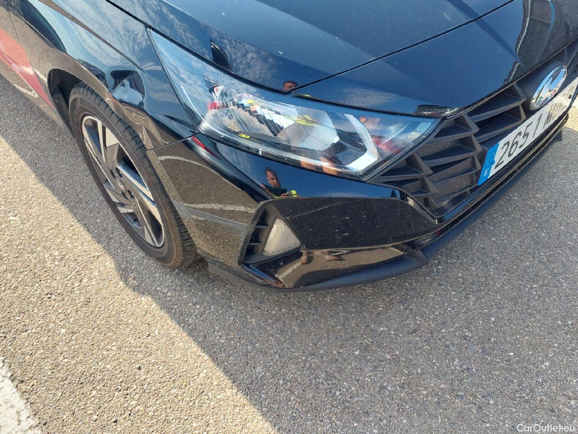  Hyundai  i20 HYUNDAI  / 2020 / 5P / berlina con portón 1.2 MPI Klass #43