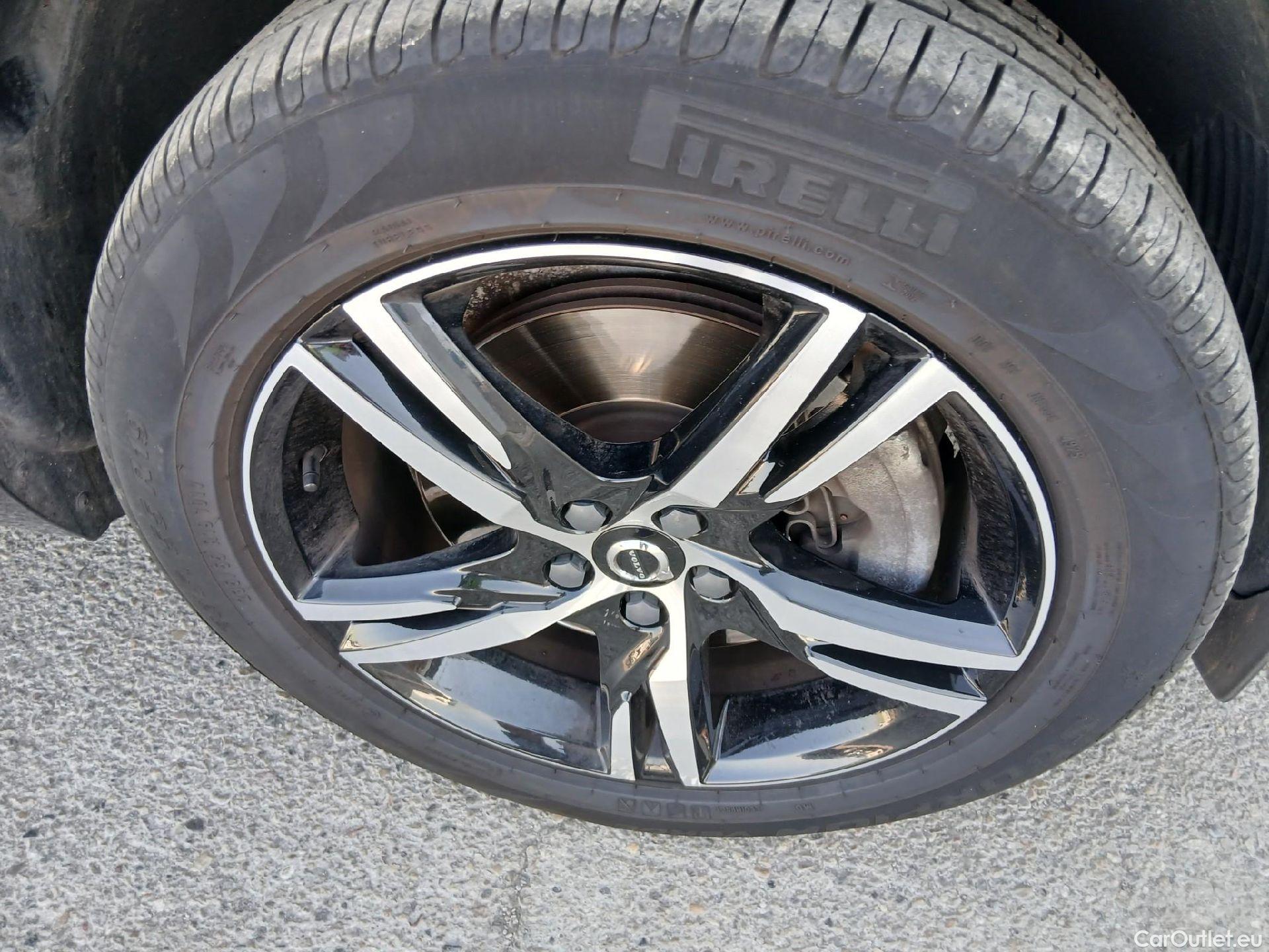  Volvo  XC60 VOLVO  / 2017 / 5P / todoterreno 2.0 T6 AWD Recharge R-Design Auto #29