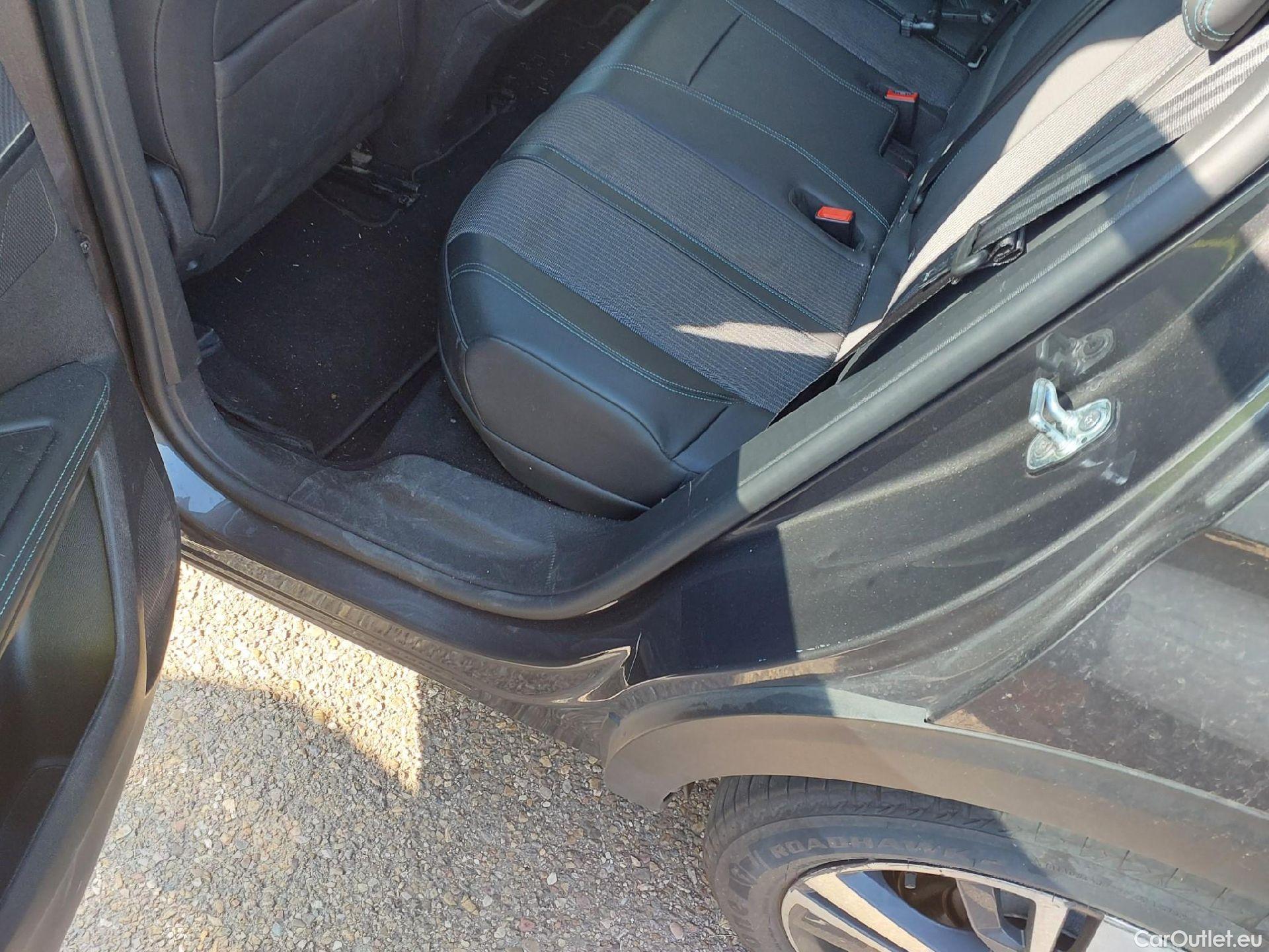  Peugeot  3008 PEUGEOT  Hybrid / 2020 / 5P / todoterreno 225 e-EAT8 Allure (AC2) #2