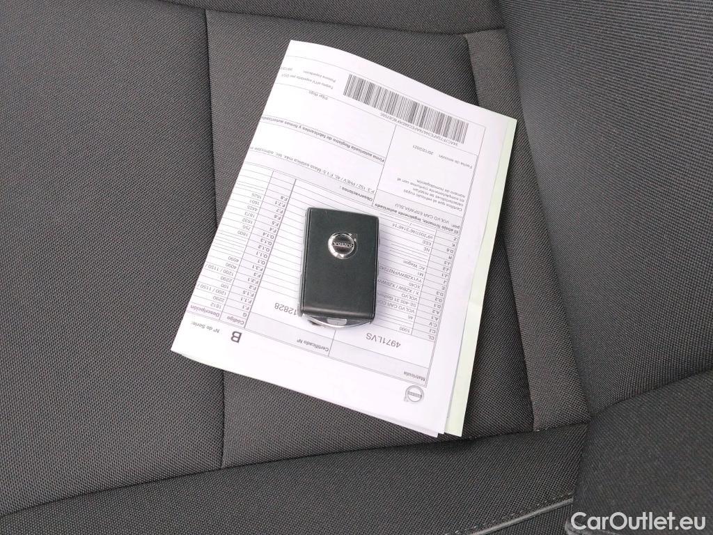  Volvo  XC 40 VOLVO XC40 / 2017 / 5P / todoterreno 1.5 T4 Twin Recharge Inscription Ex Auto #2