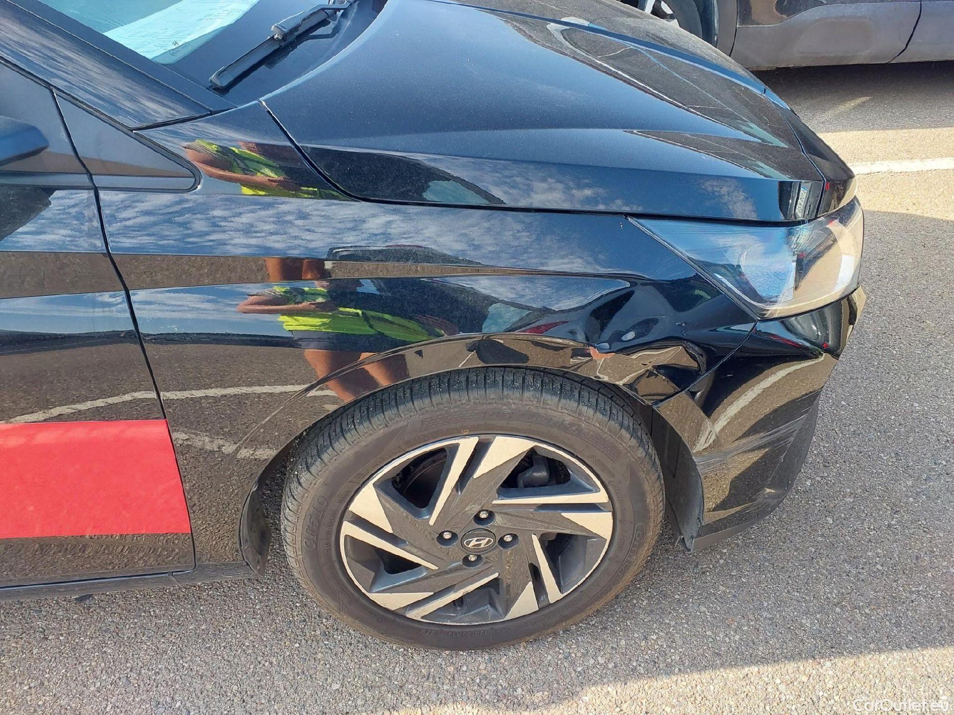  Hyundai  i20 HYUNDAI  / 2020 / 5P / berlina con portón 1.2 MPI Klass #42