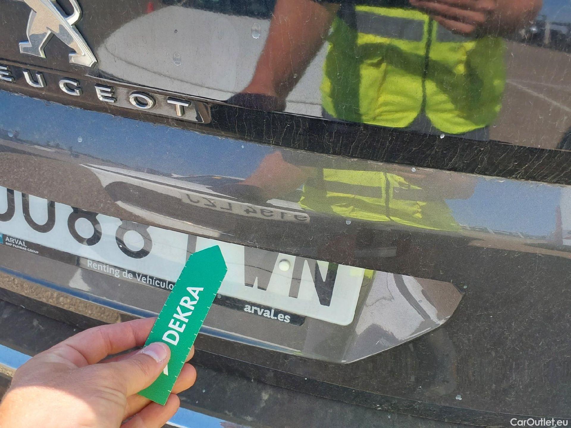  Peugeot  3008 PEUGEOT  Hybrid / 2020 / 5P / todoterreno 225 e-EAT8 Allure (AC2) #20