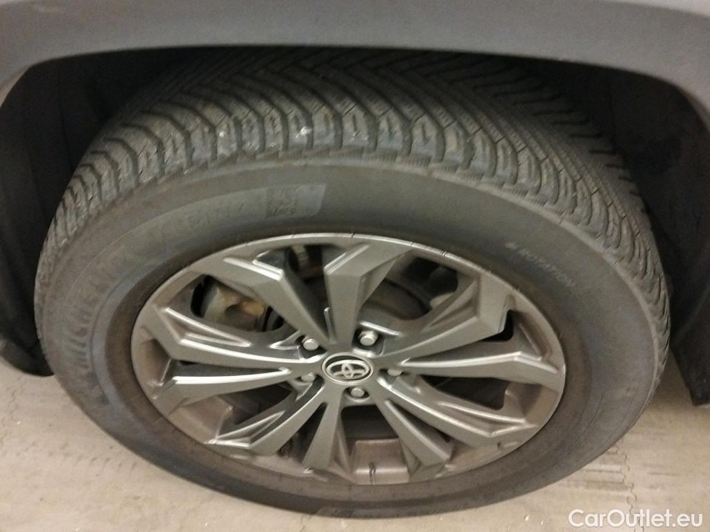  Toyota  RAV4 TOYOTA  / 2018 / 5P / todoterreno 2.5l 220H Advance #1