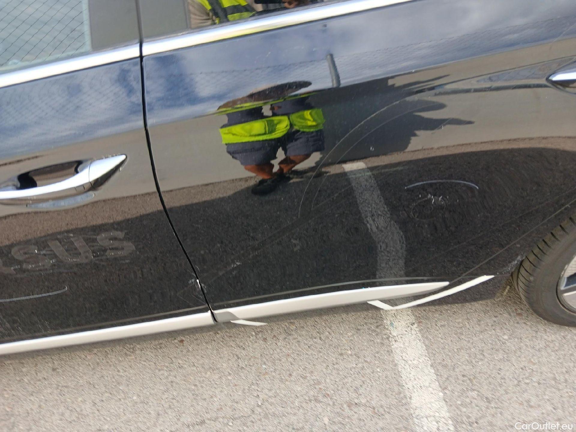  Hyundai   Ioniq HYUNDAI / 2019 / 5P / berlina con portón 1.6 GDI HEV Tecno DCT #21