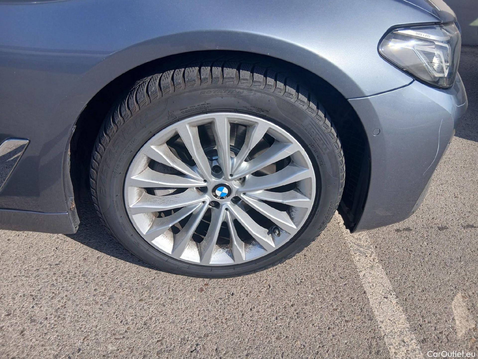 Bmw  Serie 5 BMW  / 2020 / 4P / sedán 520dA xDrive #31