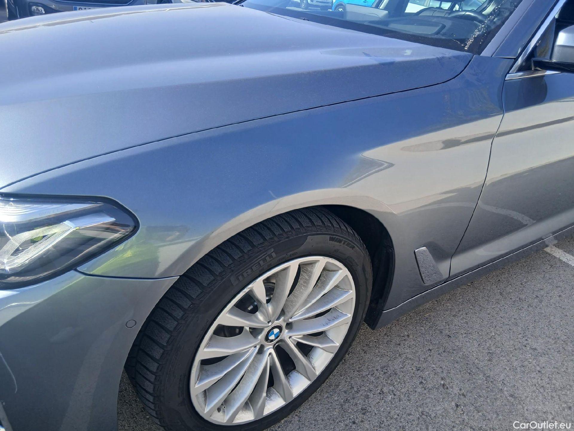 Bmw  Serie 5 BMW  / 2020 / 4P / sedán 520dA xDrive #9