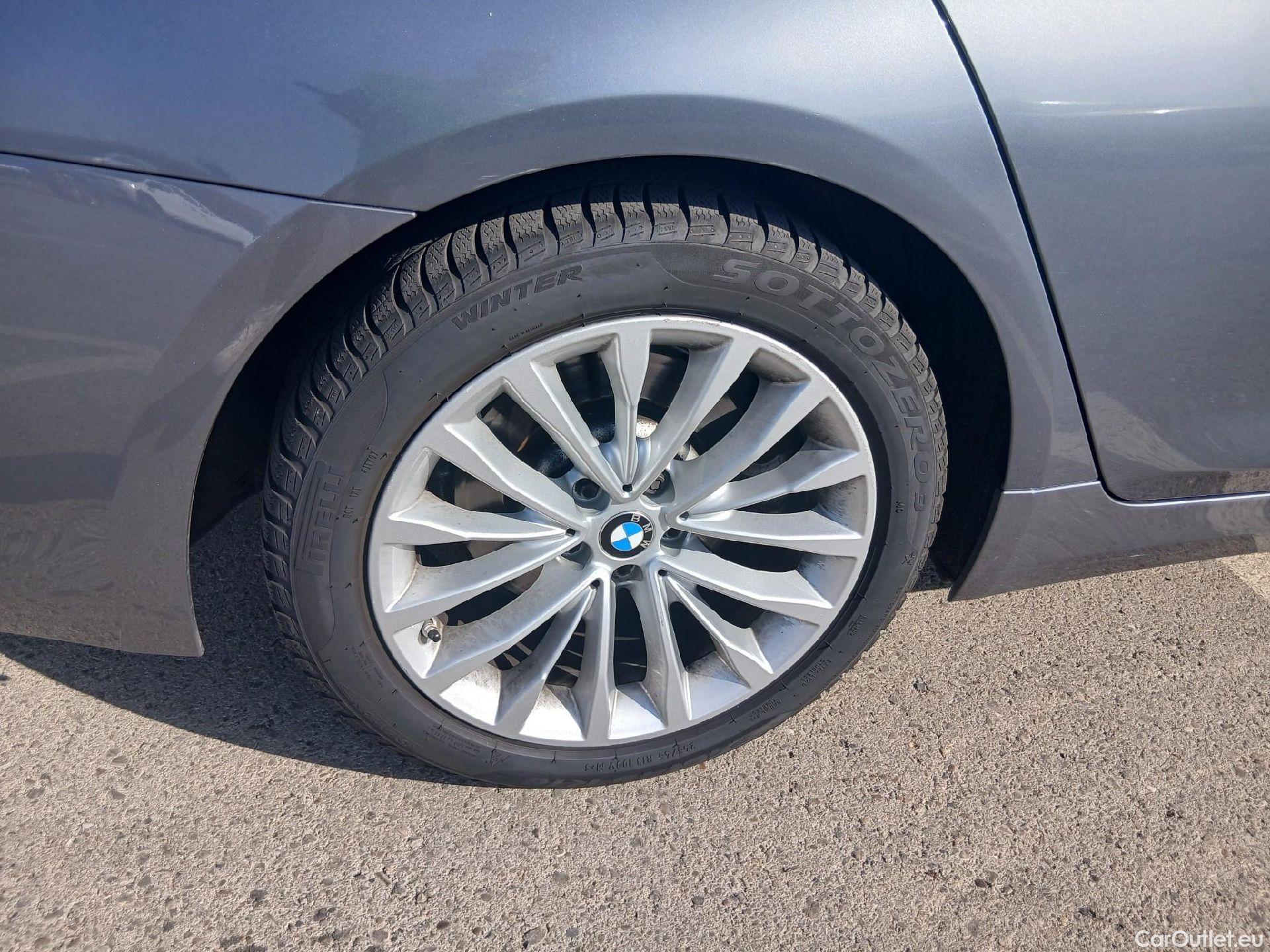  Bmw  Serie 5 BMW  / 2020 / 4P / sedán 520dA xDrive #25