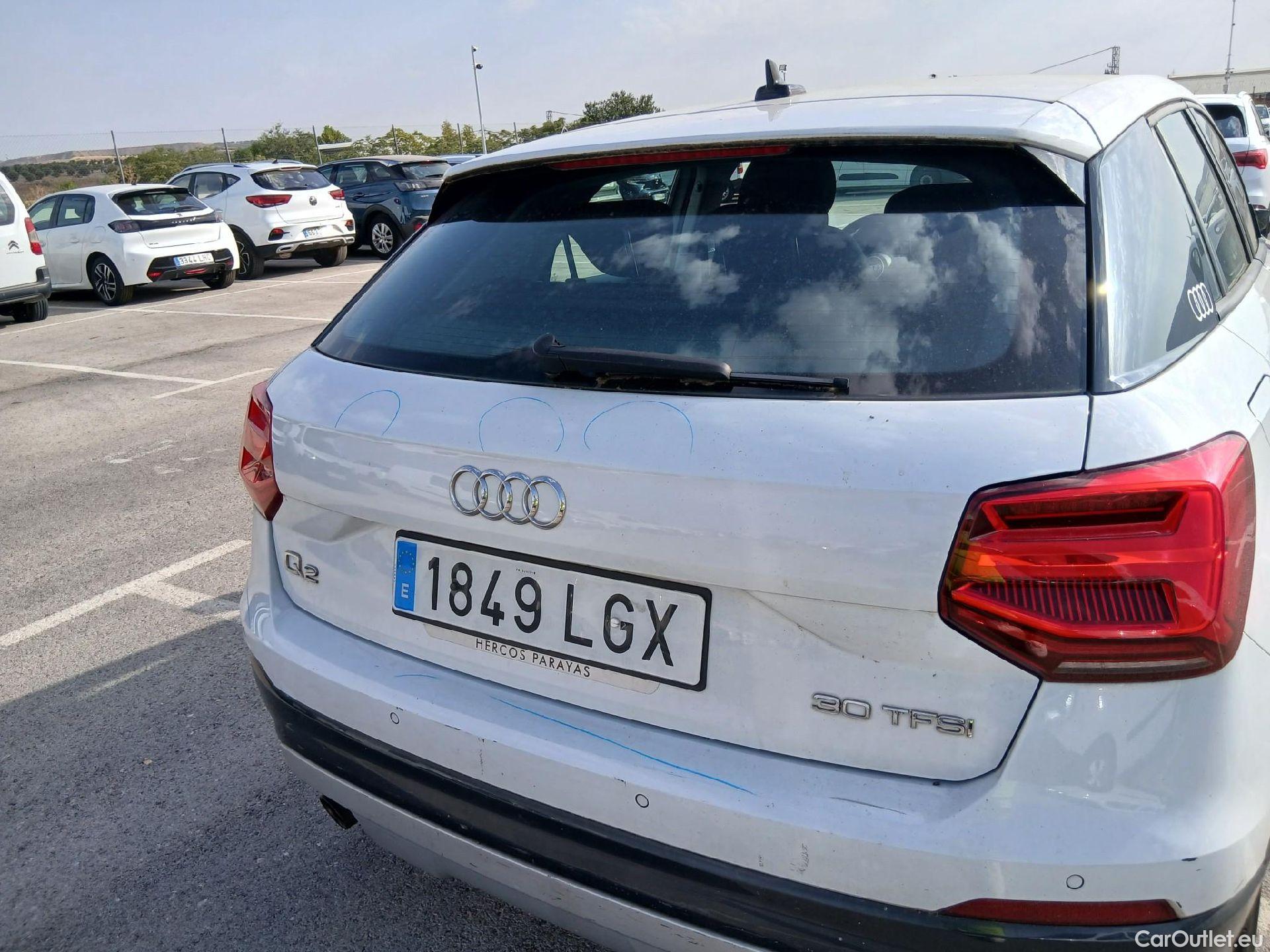  Audi  Q2 AUDI  / 2016 / 5P / todoterreno Design 30 TFSI 85kW (116CV) (AC) #44