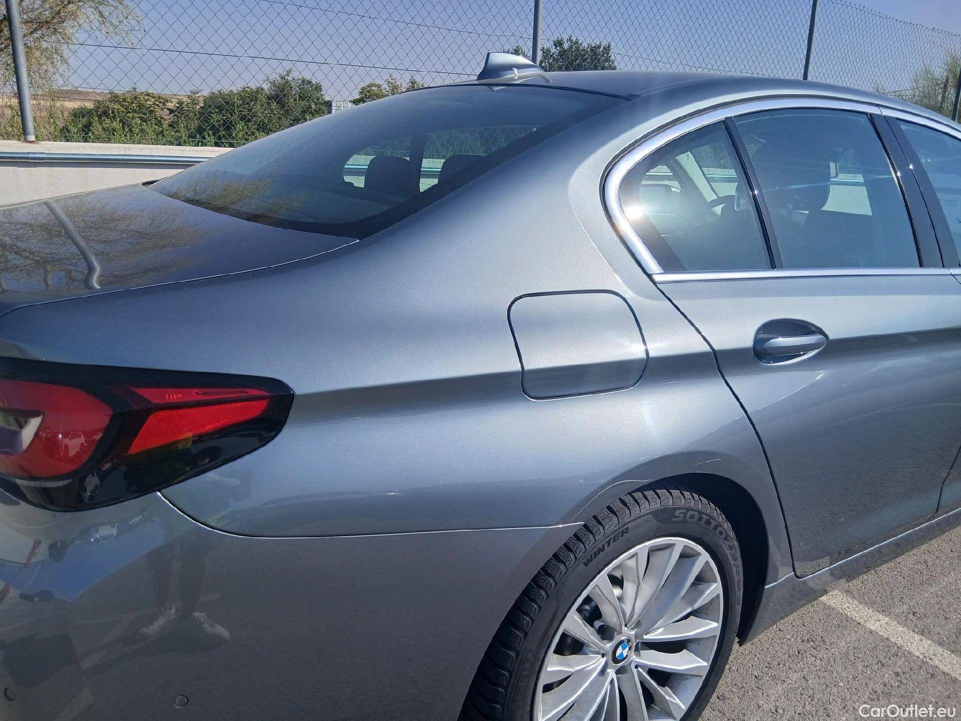  Bmw  Serie 5 BMW  / 2020 / 4P / sedán 520dA xDrive #27