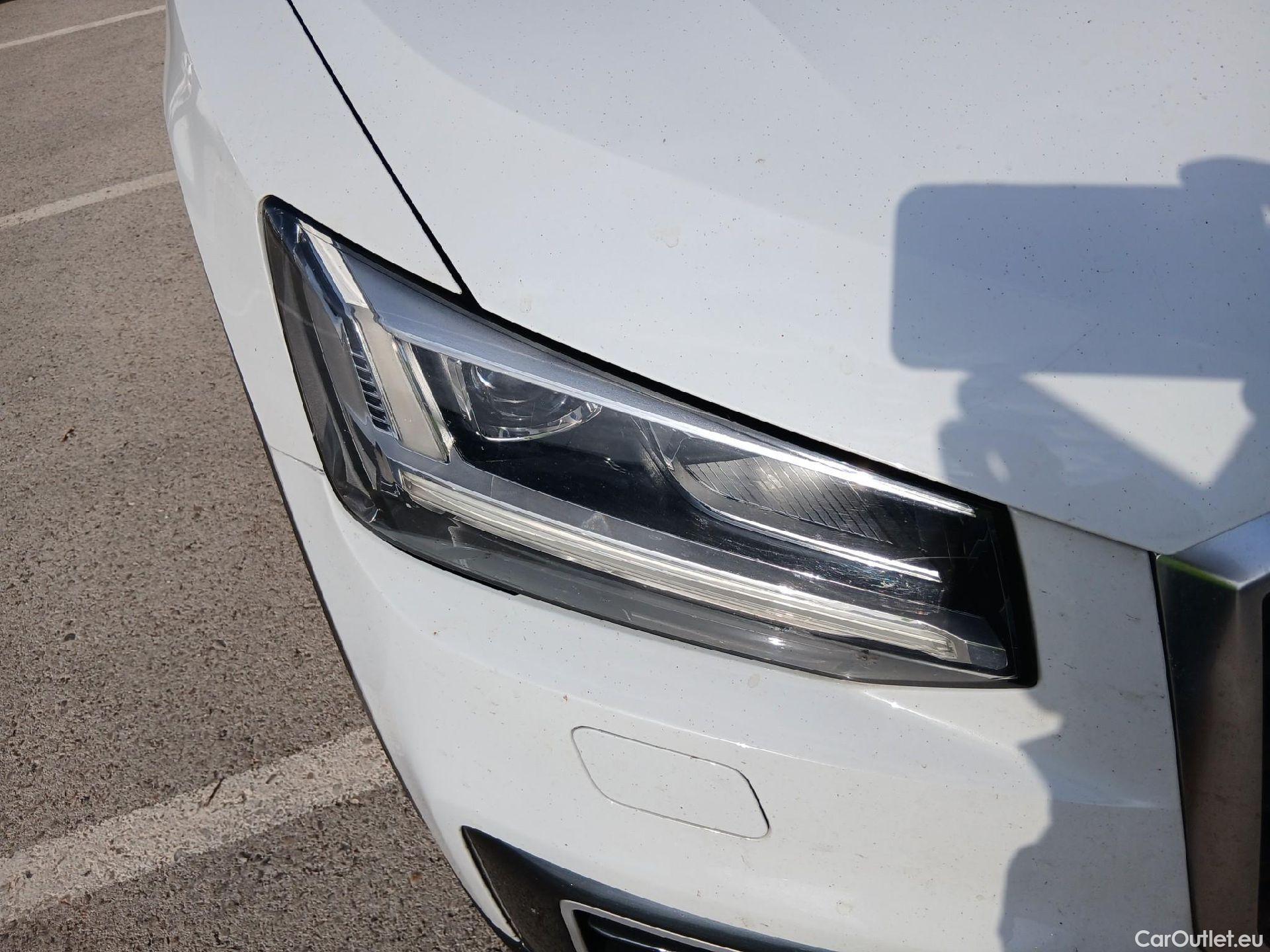  Audi  Q2 AUDI  / 2016 / 5P / todoterreno Design 30 TFSI 85kW (116CV) (AC) #3