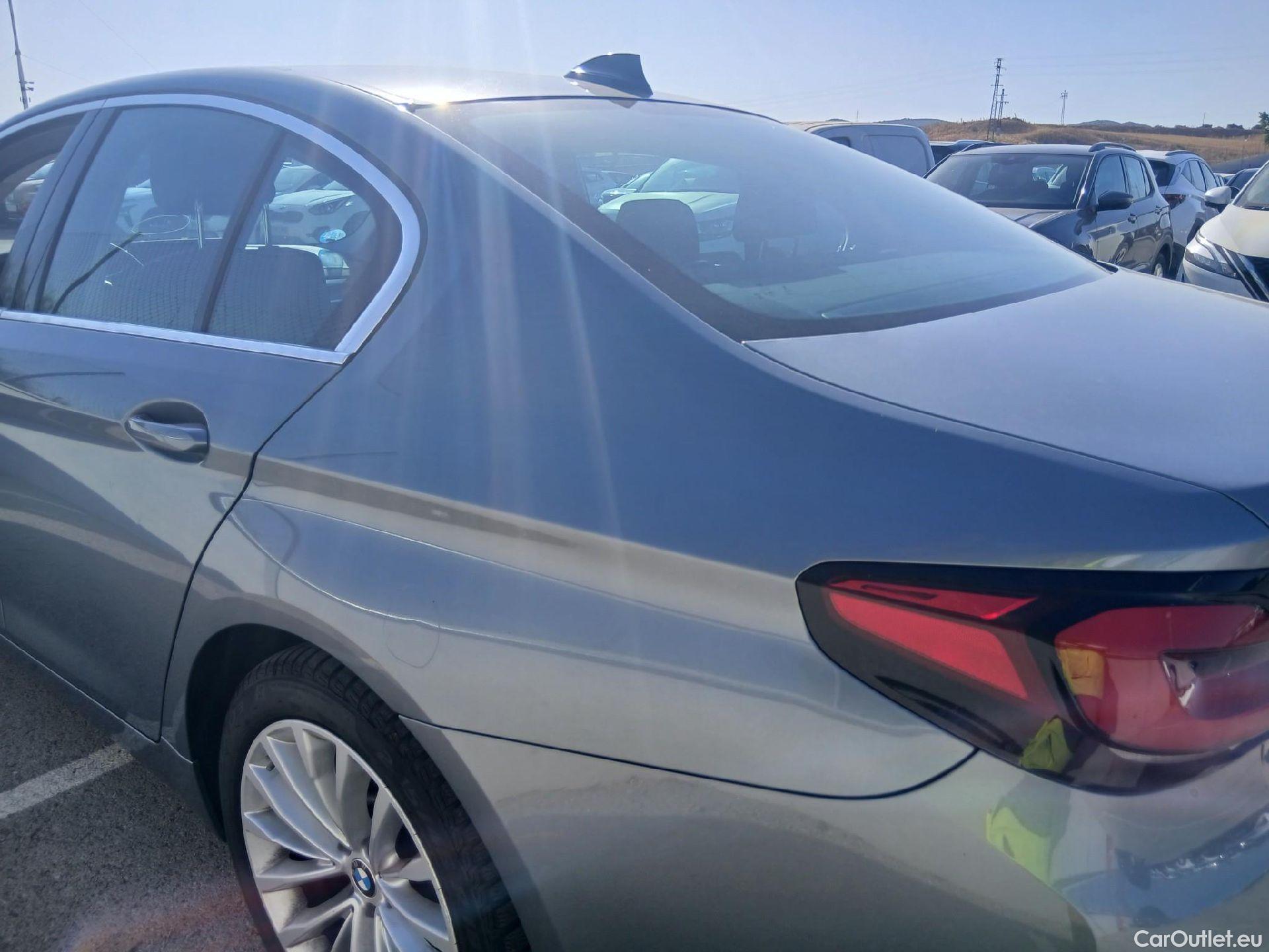  Bmw  Serie 5 BMW  / 2020 / 4P / sedán 520dA xDrive #16