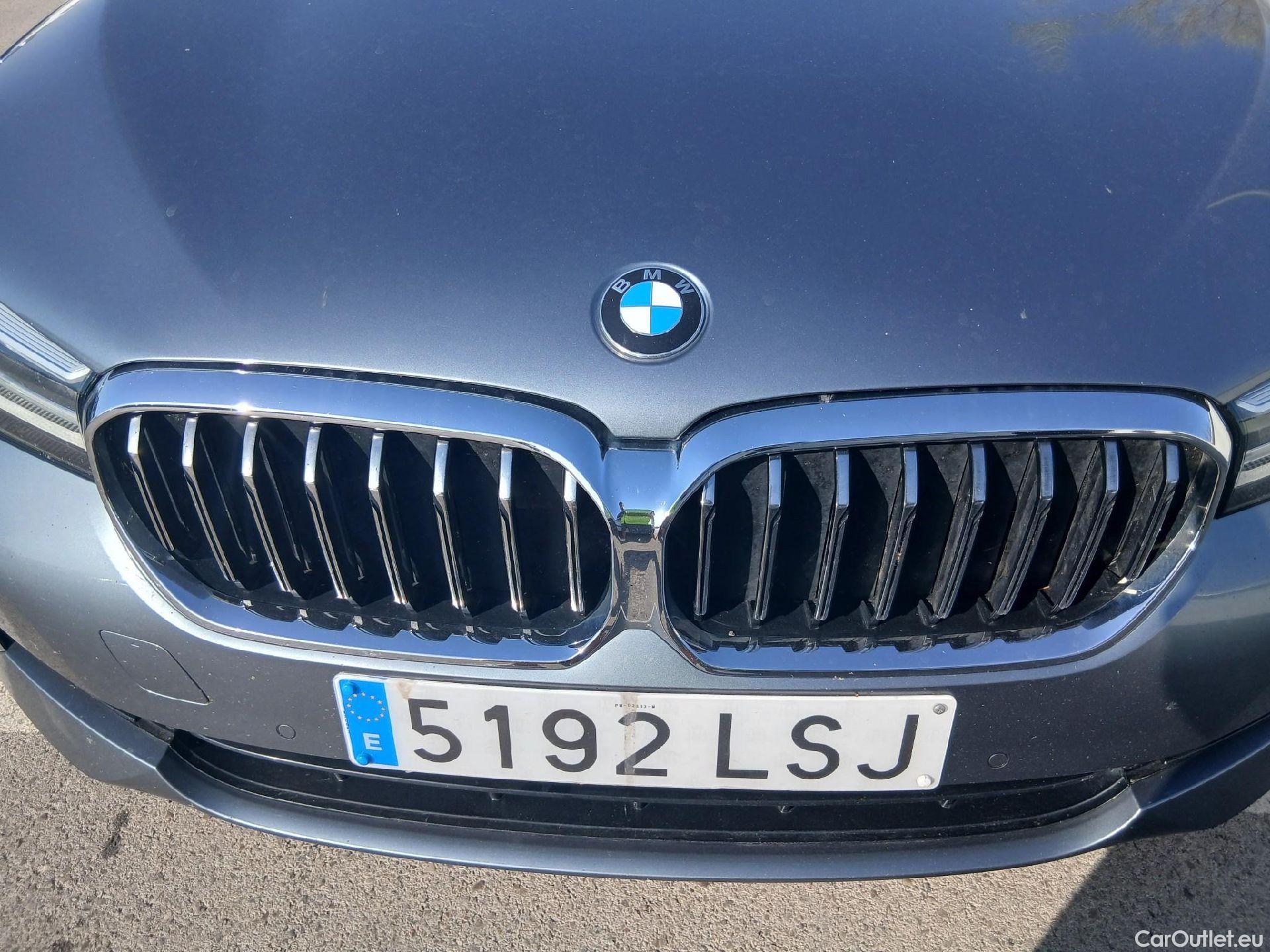  Bmw  Serie 5 BMW  / 2020 / 4P / sedán 520dA xDrive #6