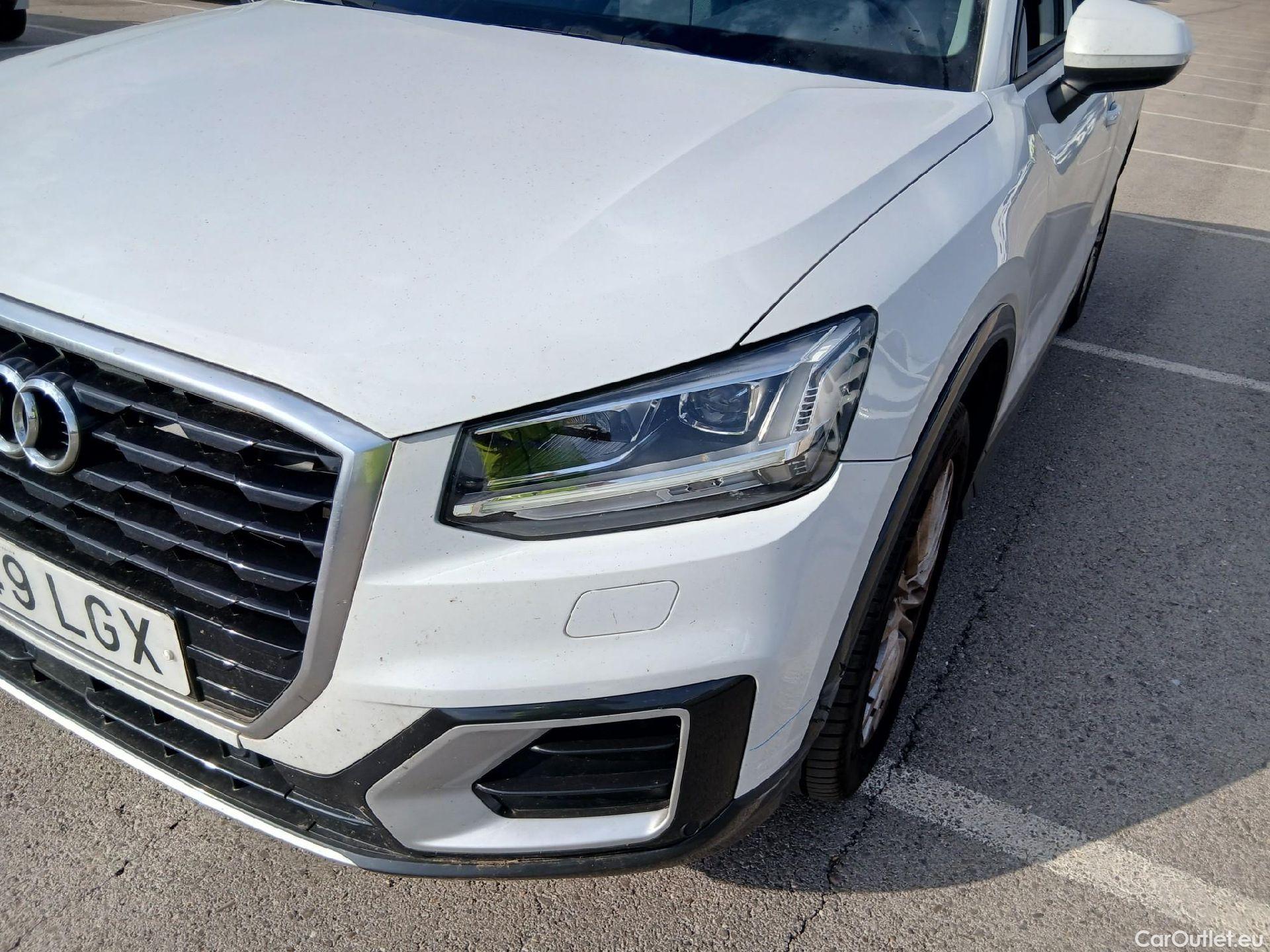  Audi  Q2 AUDI  / 2016 / 5P / todoterreno Design 30 TFSI 85kW (116CV) (AC) #9
