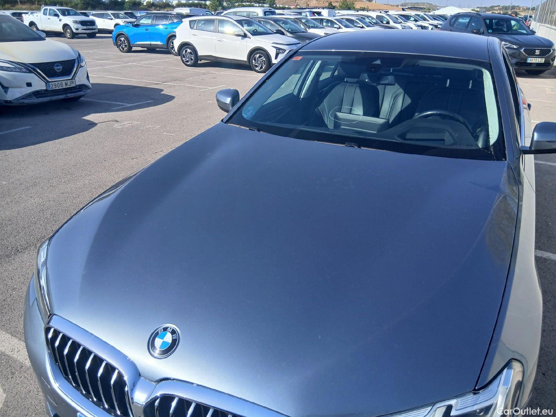  Bmw  Serie 5 BMW  / 2020 / 4P / sedán 520dA xDrive #3