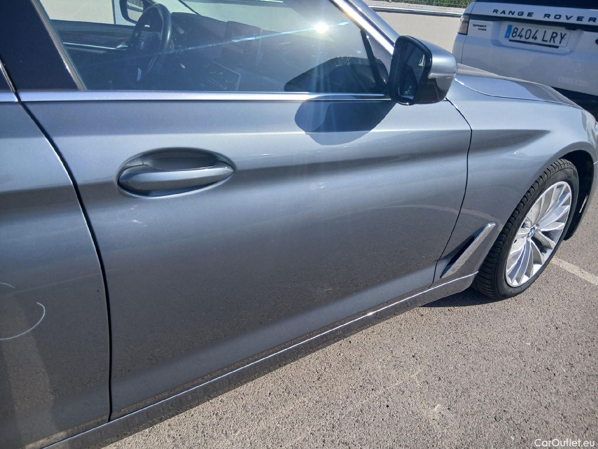  Bmw  Serie 5 BMW  / 2020 / 4P / sedán 520dA xDrive #30
