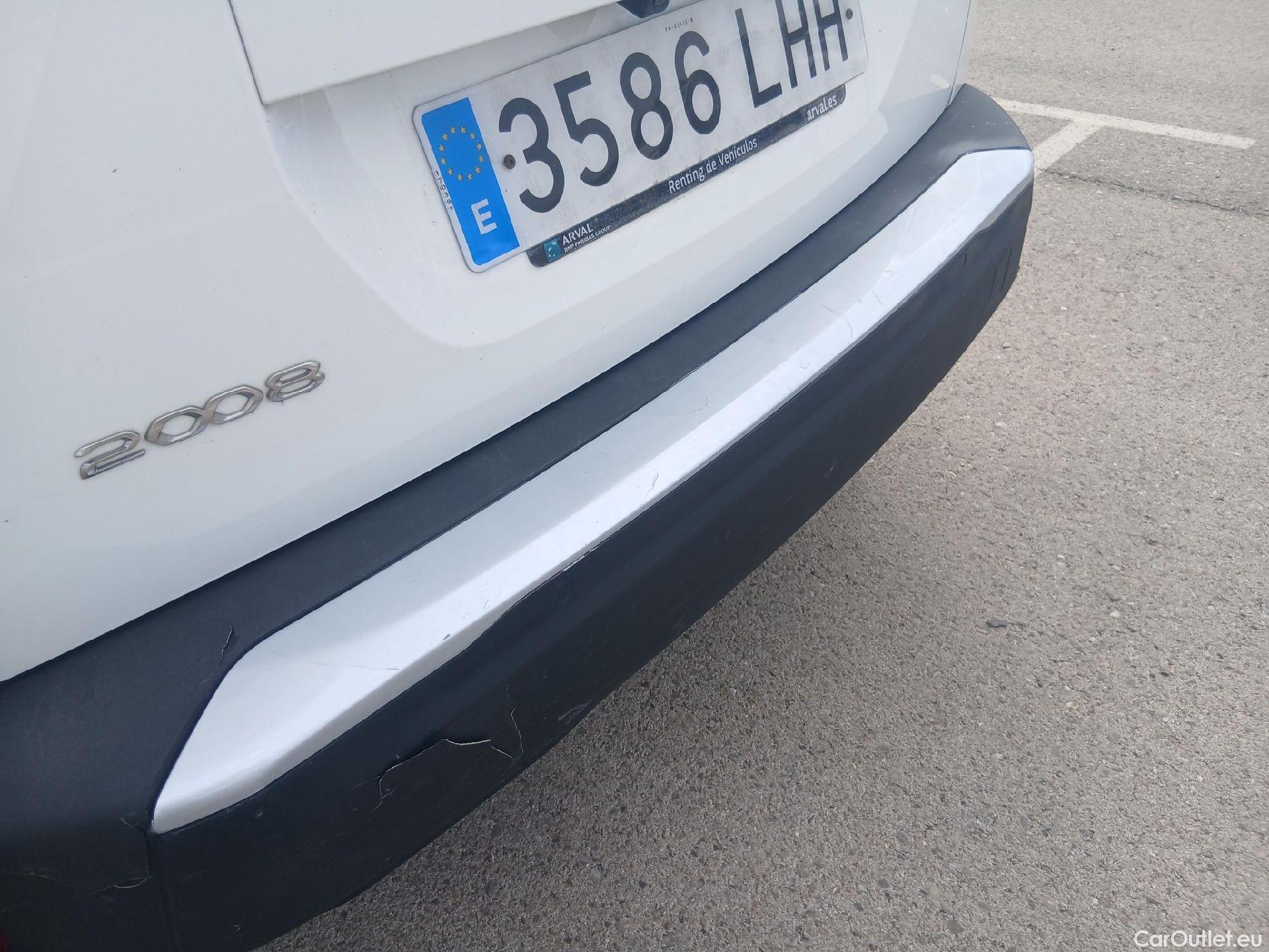  Peugeot  2008 PEUGEOT  / 2019 / 5P / todoterreno Active Puretech 100 S&S BVM6 #19