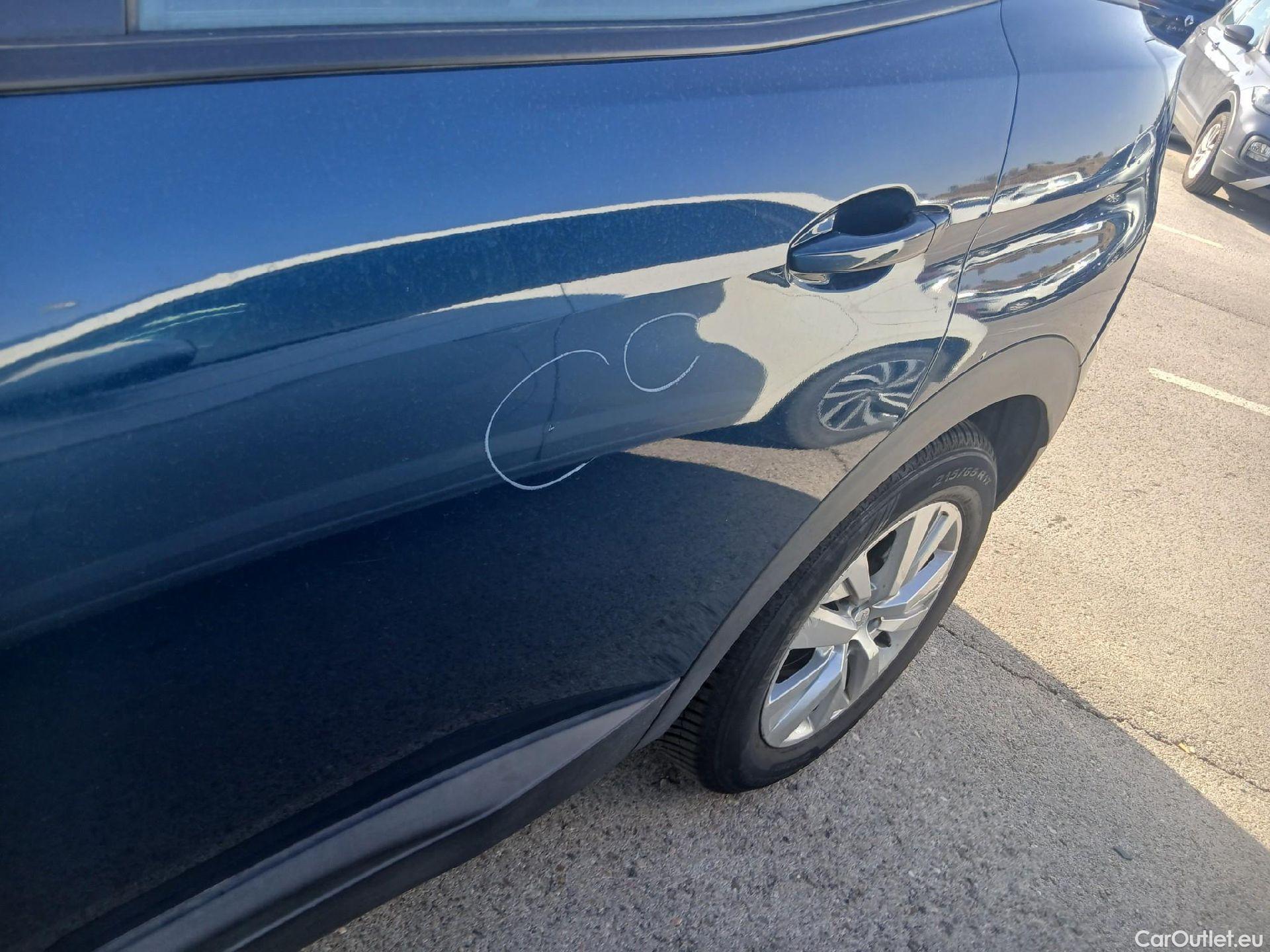  Peugeot  3008 PEUGEOT  / 2020 / 5P / todoterreno 1.5 BlueHDi 96kW S&S Active Pack EAT8 #15