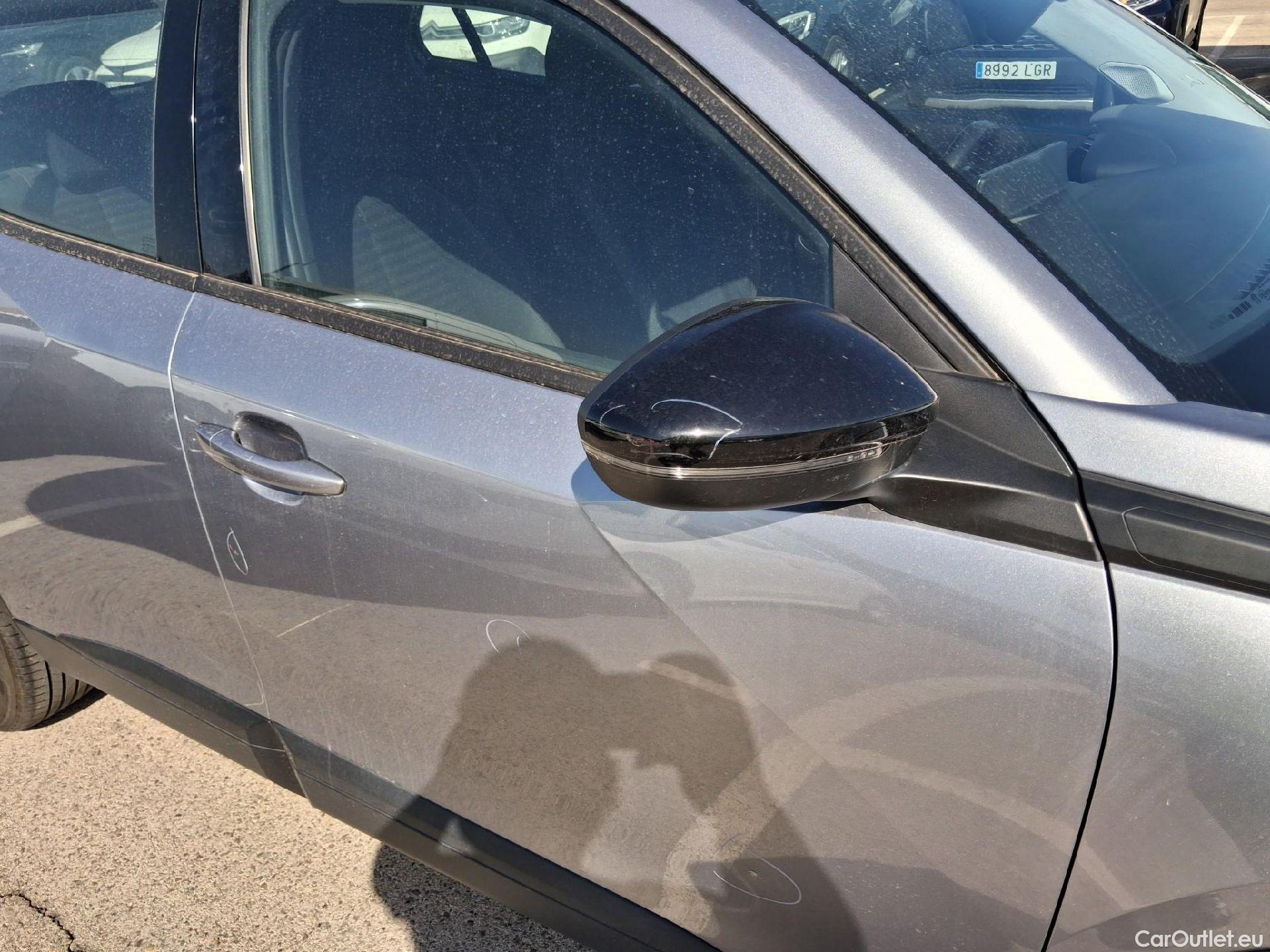  Peugeot  2008 PEUGEOT  / 2019 / 5P / todoterreno Active BlueHDI 81kW (110CV) #43