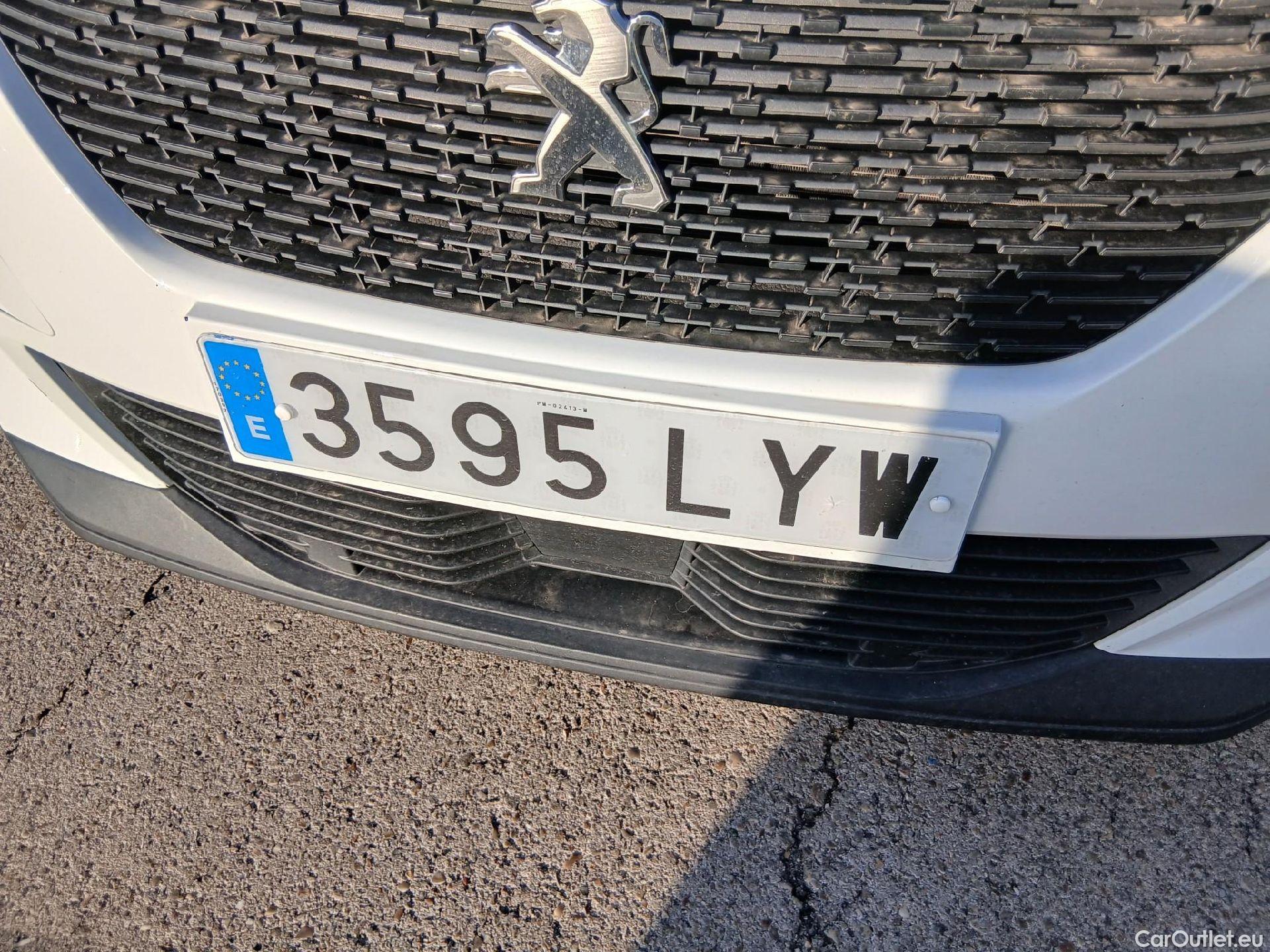  Peugeot  2008 PEUGEOT  / 2019 / 5P / todoterreno Active Pack BlueHDI 81kW (110CV) #9