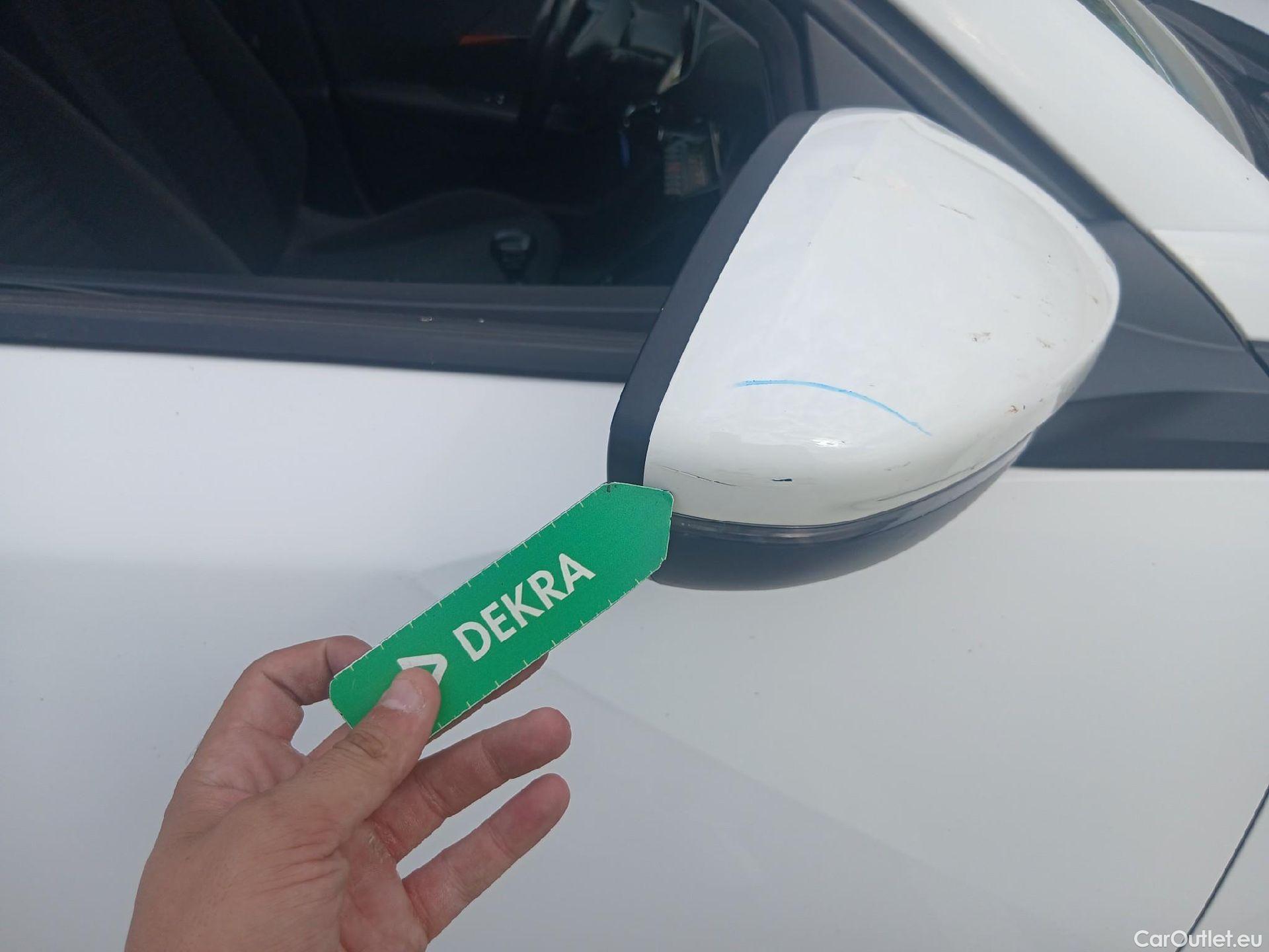  Peugeot  2008 PEUGEOT  / 2019 / 5P / todoterreno Active Puretech 100 S&S BVM6 #26