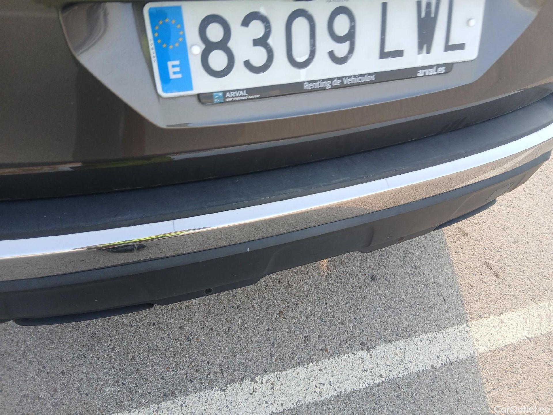  Peugeot  3008 PEUGEOT  Hybrid / 2020 / 5P / todoterreno 225 e-EAT8 Allure (AC2) #21