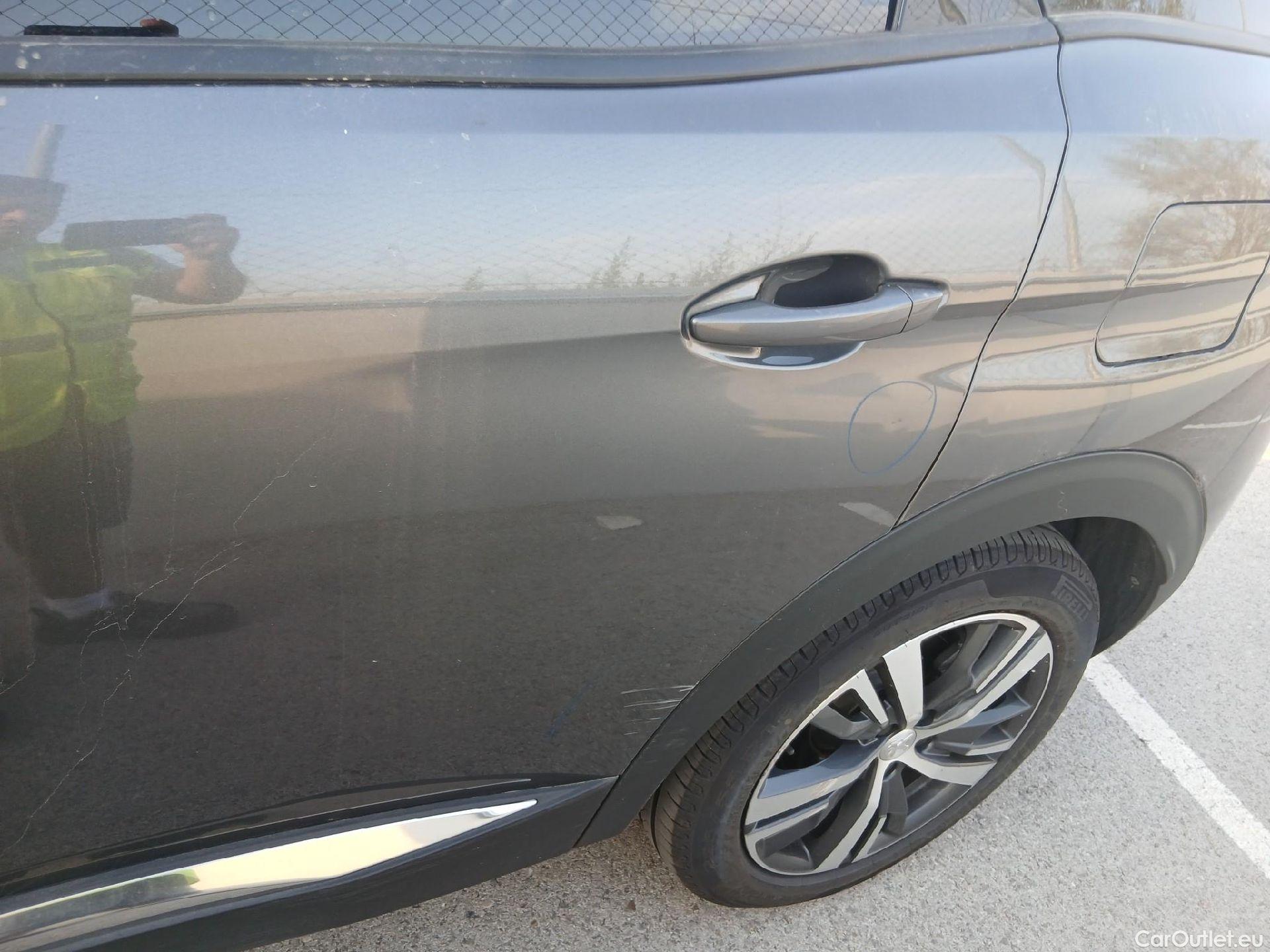  Peugeot  3008 PEUGEOT  Hybrid / 2020 / 5P / todoterreno 225 e-EAT8 Allure (AC2) #16