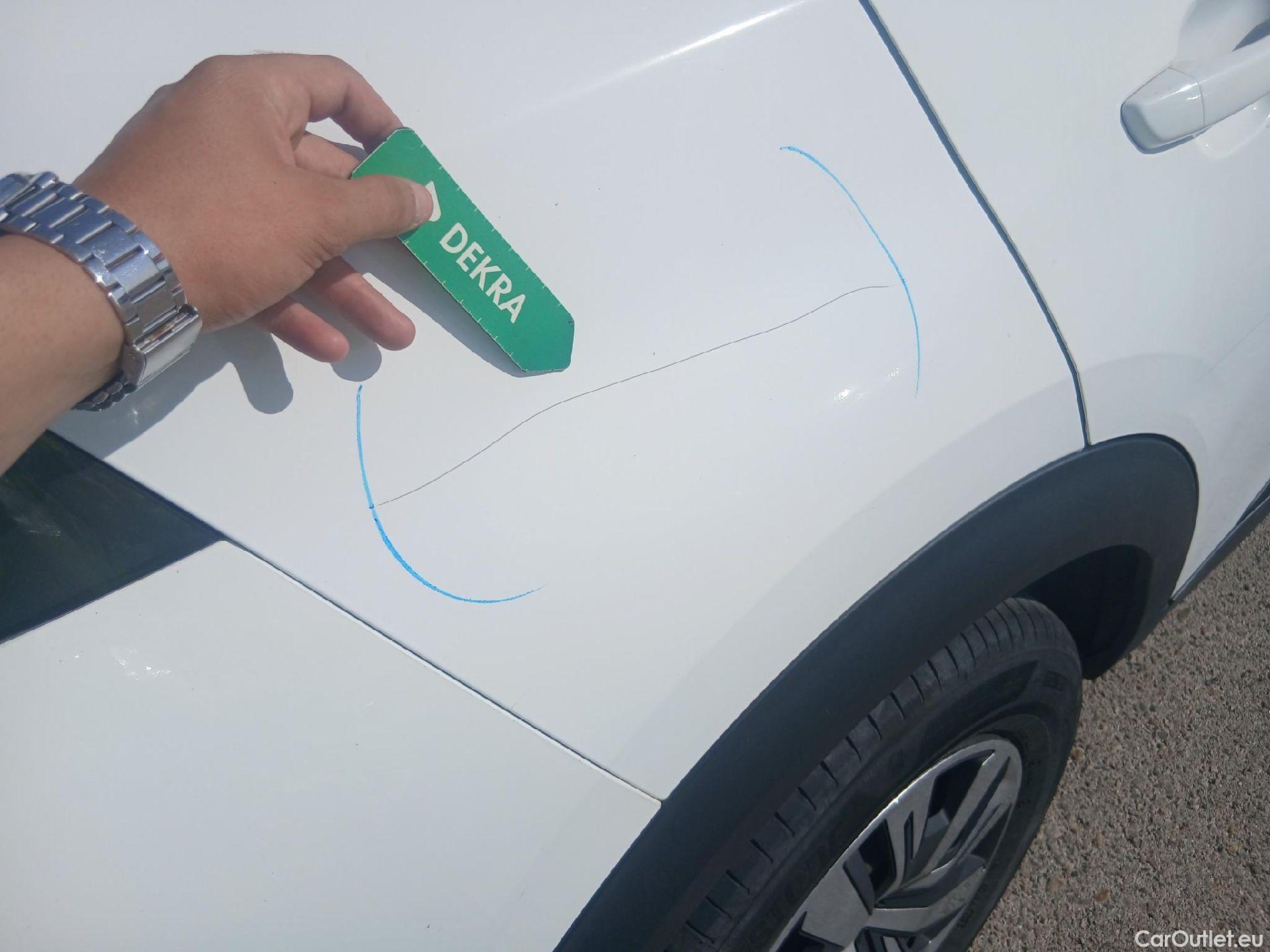  Peugeot  2008 PEUGEOT  / 2019 / 5P / todoterreno Active Puretech 100 S&S BVM6 #33