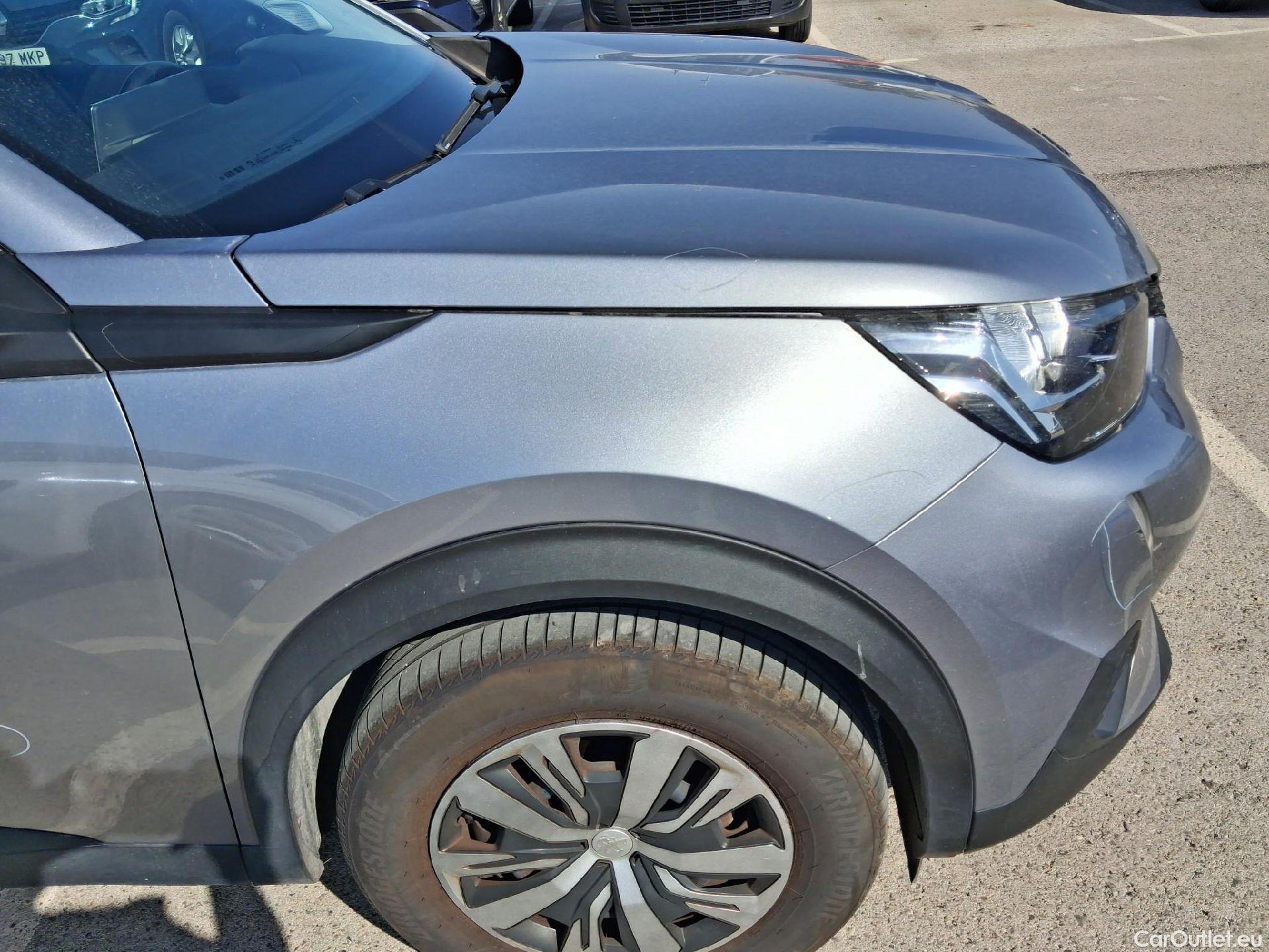  Peugeot  2008 PEUGEOT  / 2019 / 5P / todoterreno Active BlueHDI 81kW (110CV) #45