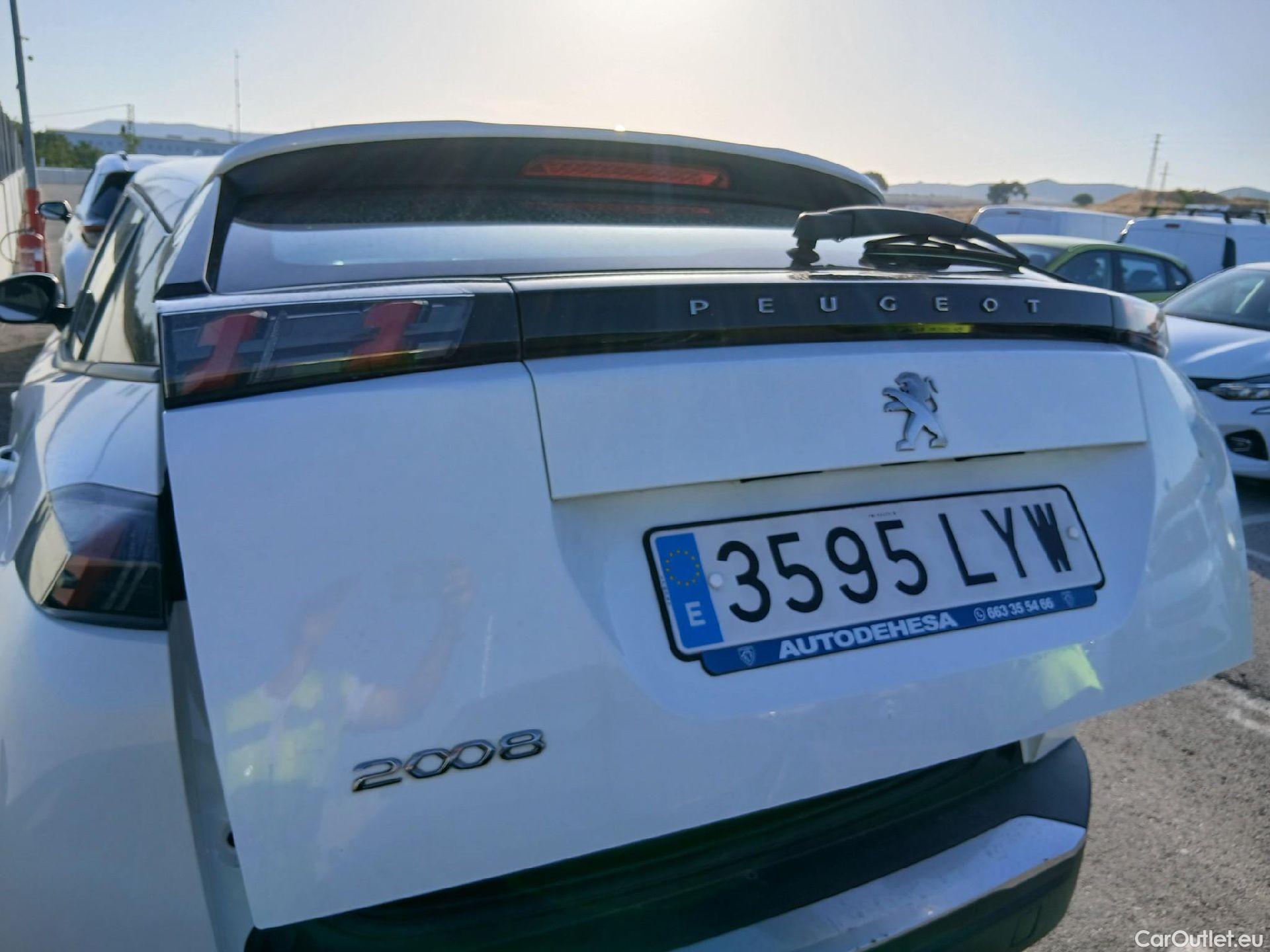  Peugeot  2008 PEUGEOT  / 2019 / 5P / todoterreno Active Pack BlueHDI 81kW (110CV) #26