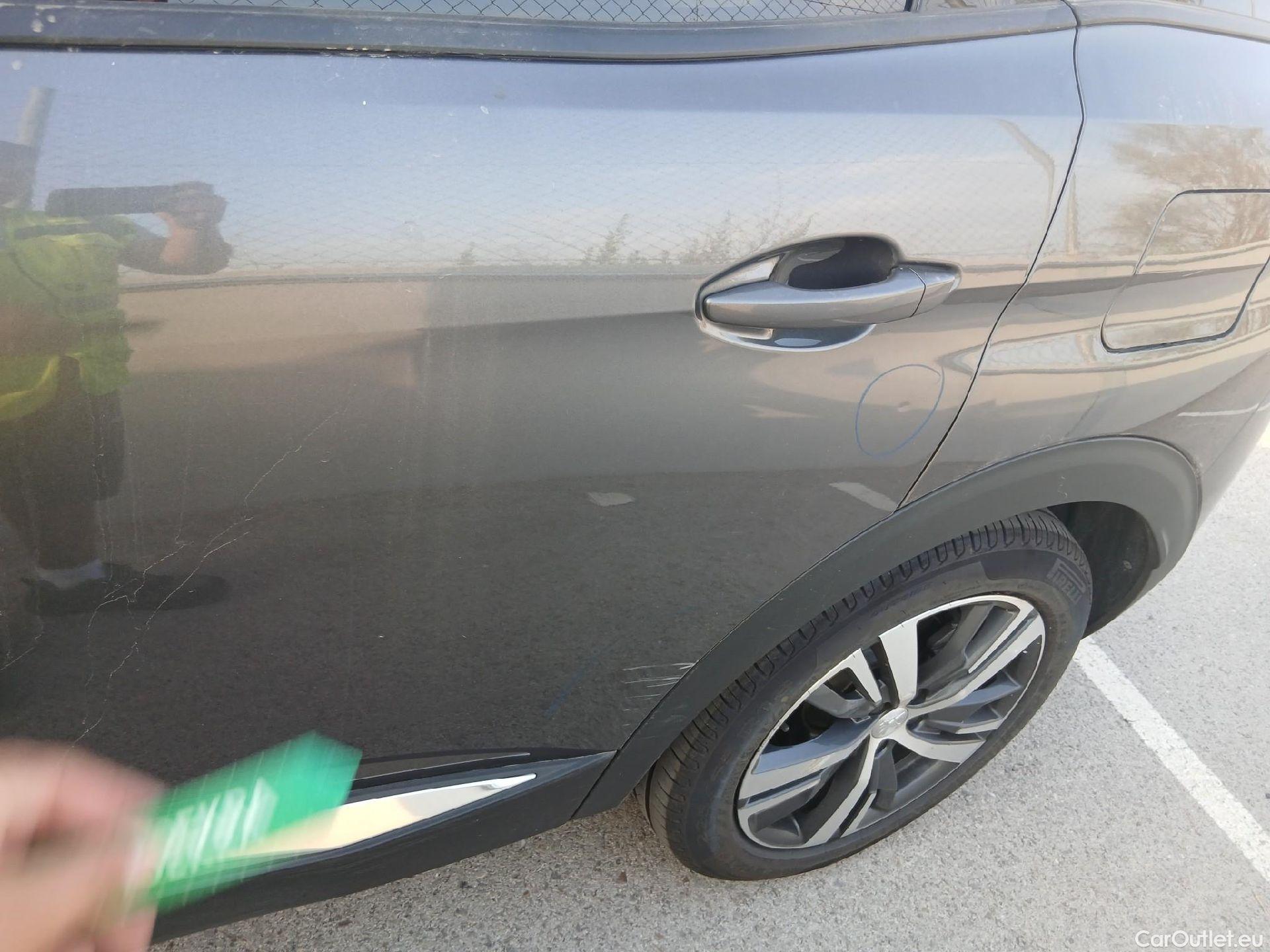 Peugeot  3008 PEUGEOT  Hybrid / 2020 / 5P / todoterreno 225 e-EAT8 Allure (AC2) #15