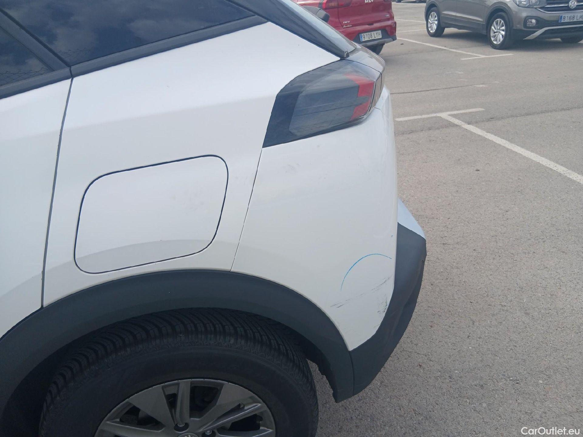 Peugeot  2008 PEUGEOT  / 2019 / 5P / todoterreno Active Puretech 100 S&S BVM6 #16