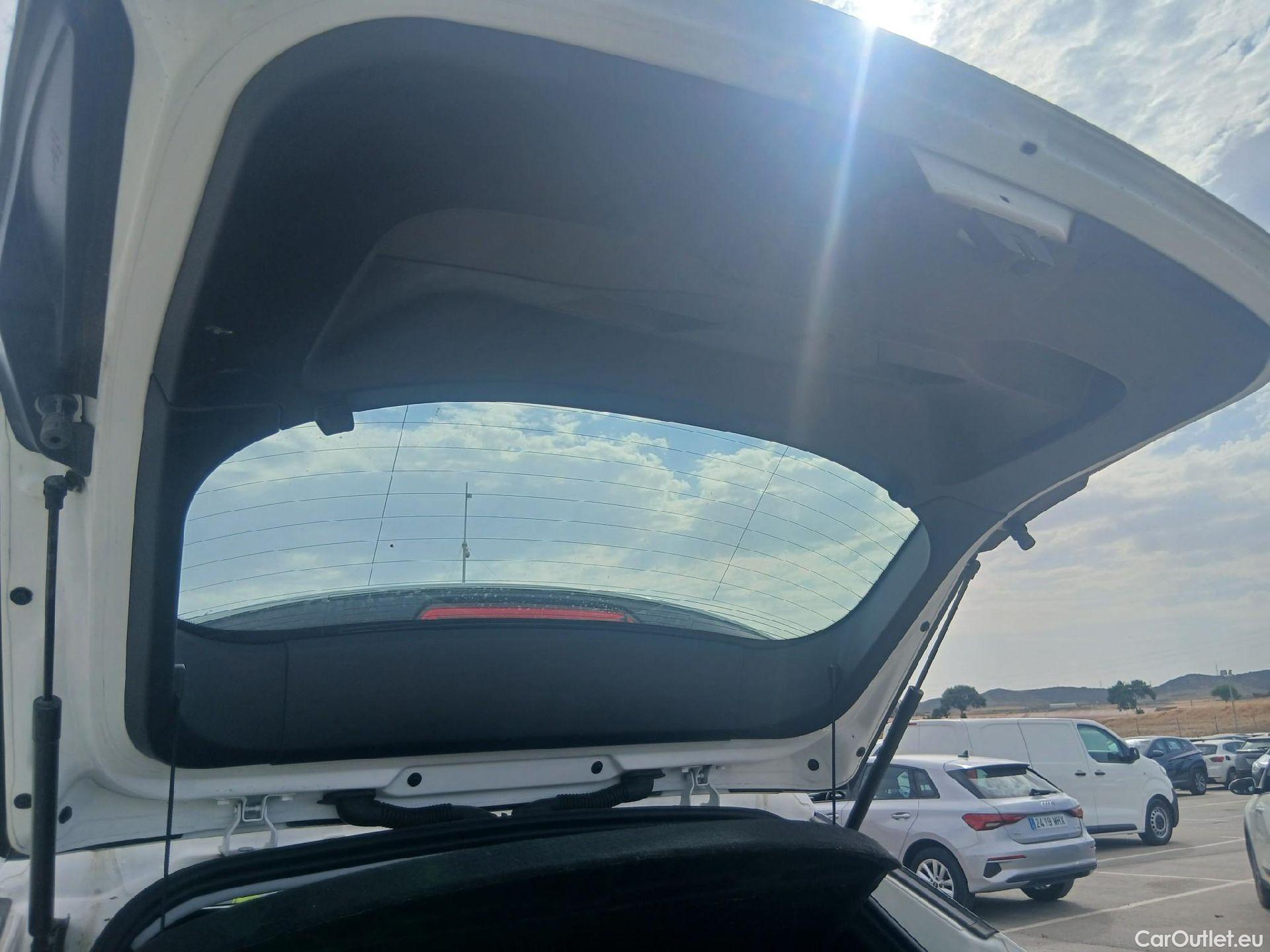  Peugeot  2008 PEUGEOT  / 2019 / 5P / todoterreno Active Puretech 100 S&S BVM6 #5